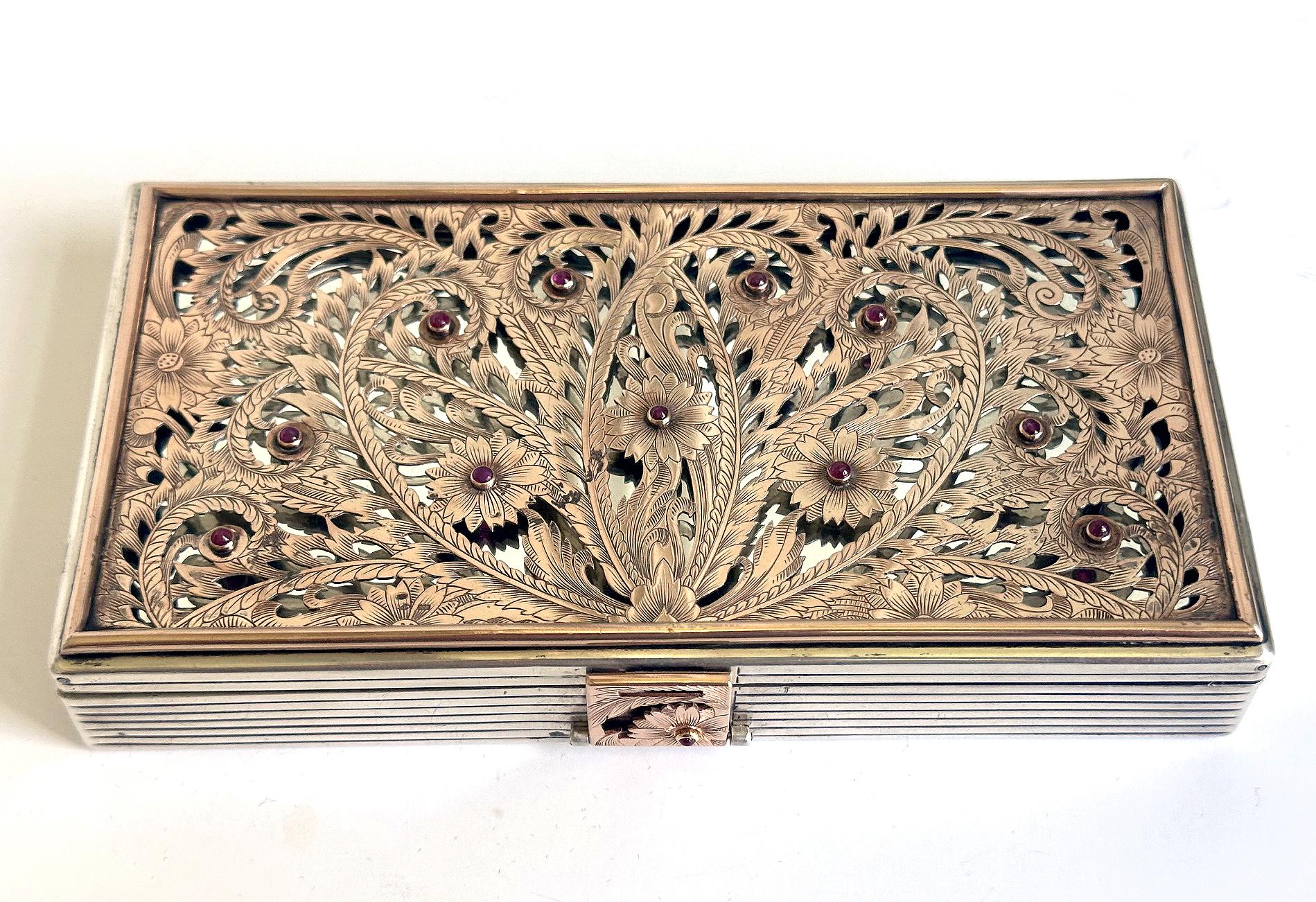 Oversized Vintage French Silver Compact Case by Boucheron In Good Condition For Sale In Atlanta, GA
