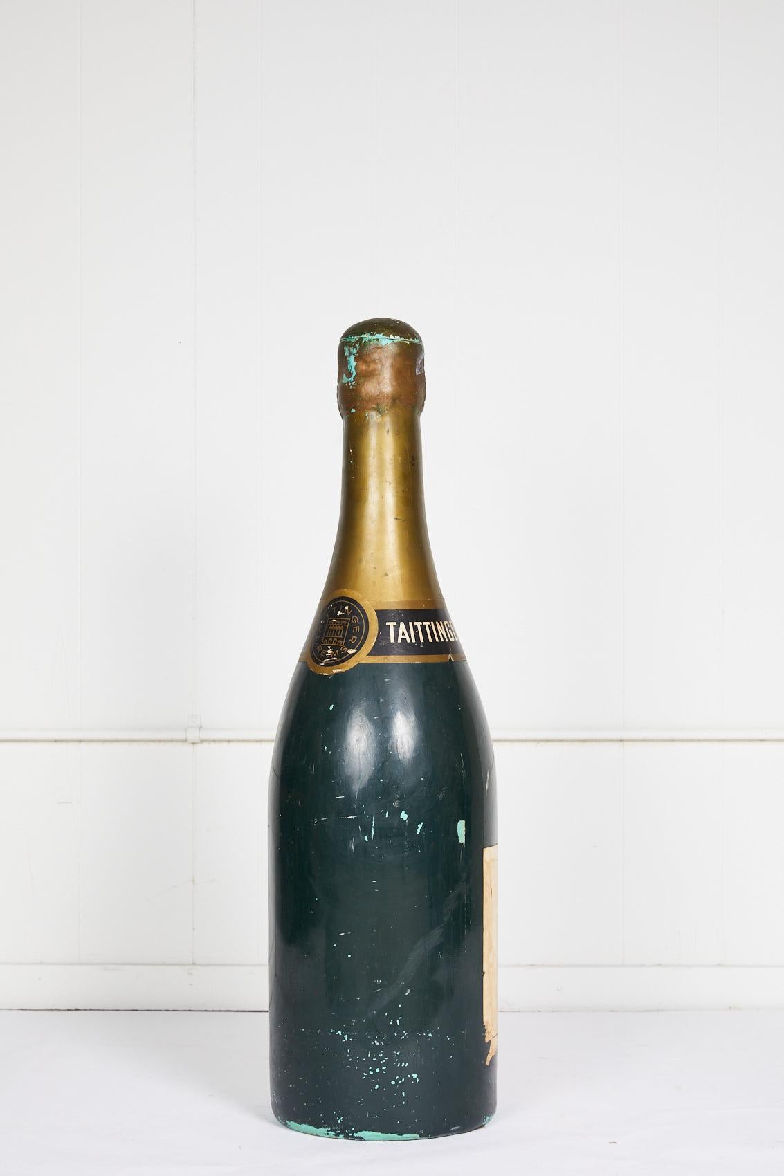 Große Vintage Französisch Taittinger Flasche Prop im Zustand „Gut“ im Angebot in Atlanta, GA