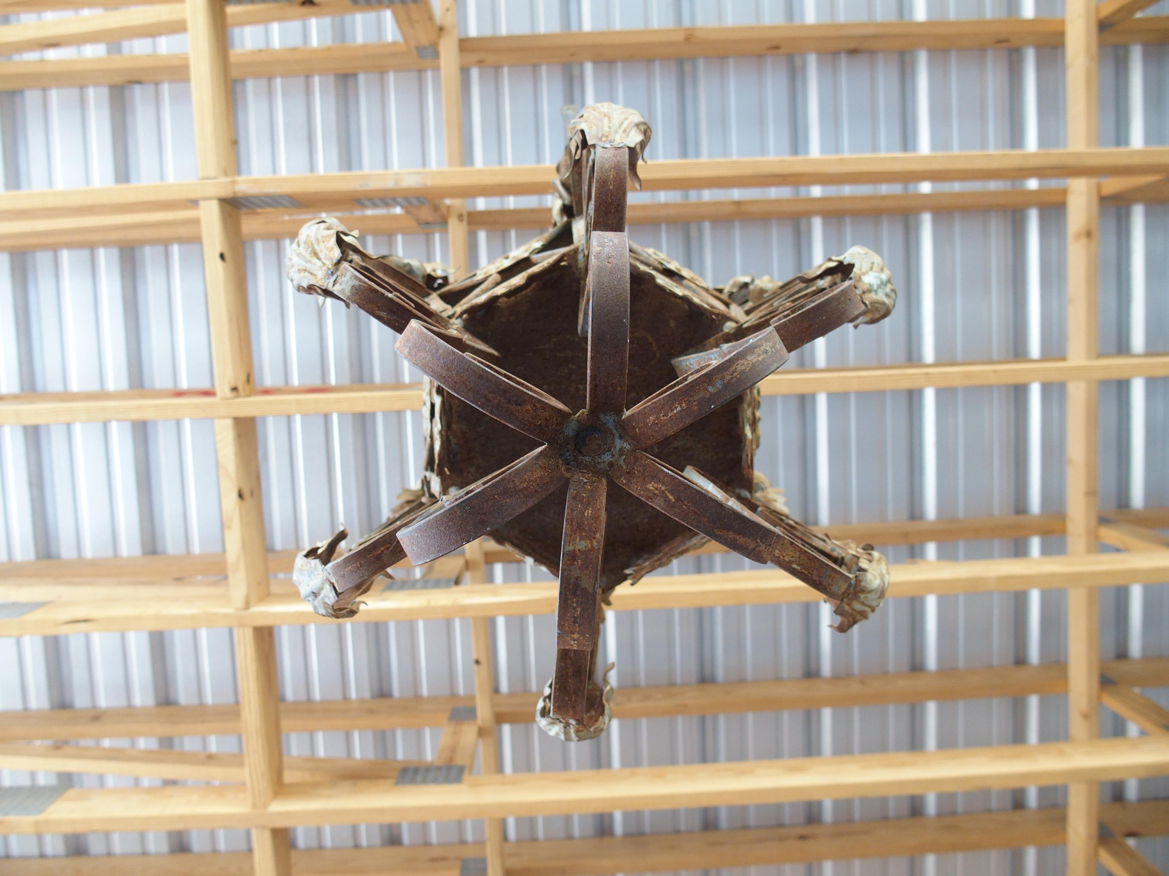 Grande lanterna francese d'epoca in ferro battuto e tole, 20° C., H. A. C. 57 in vendita 5