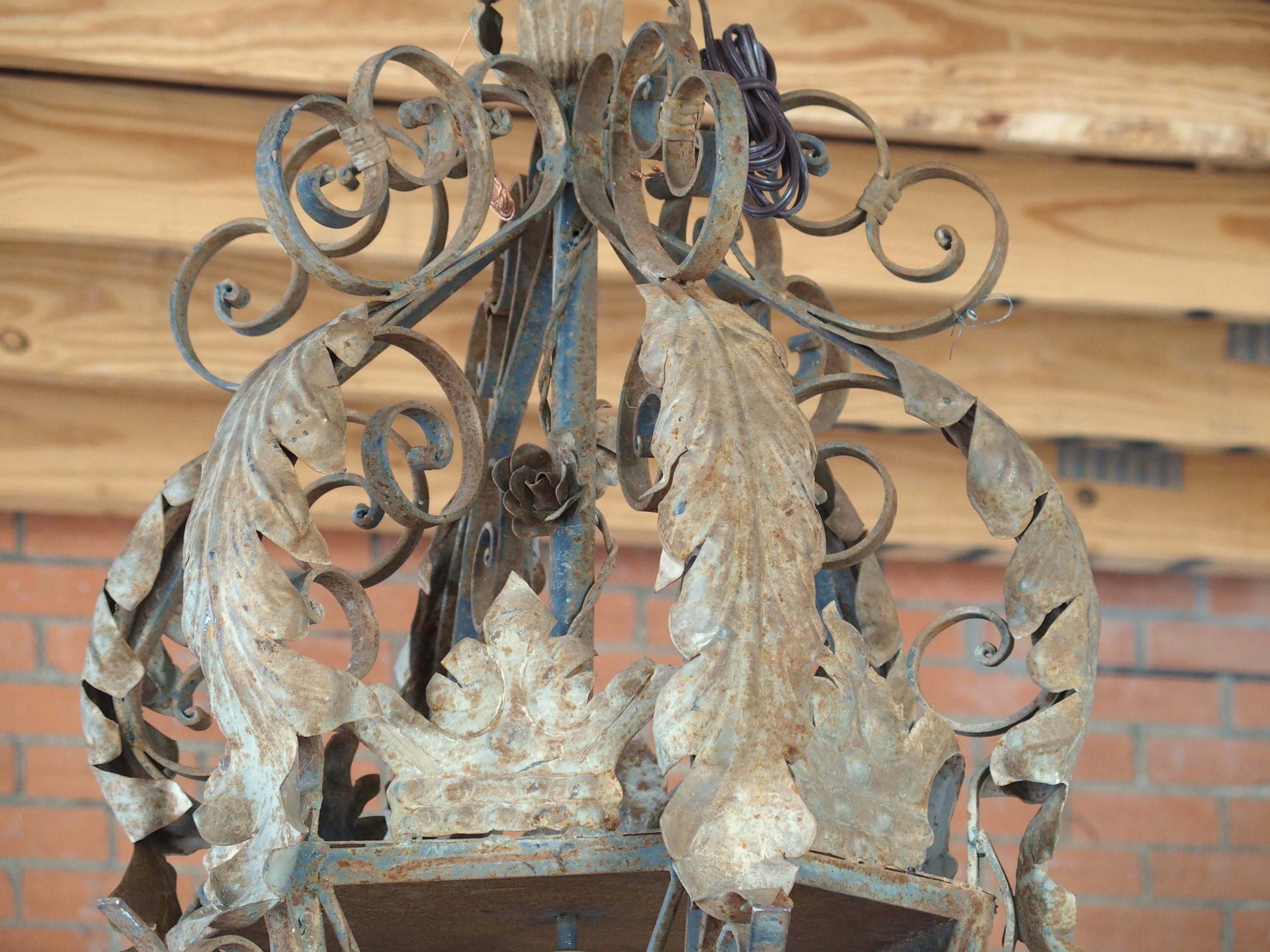 Grande lanterna francese d'epoca in ferro battuto e tole, 20° C., H. A. C. 57 in vendita 7