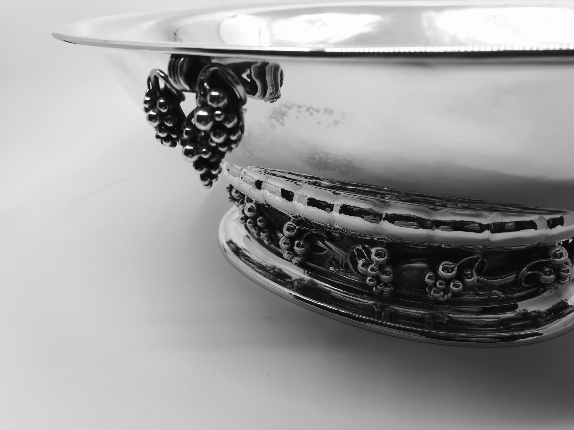 Art Nouveau Large Vintage Georg Jensen Grapes Centerpiece Bowl 296A For Sale