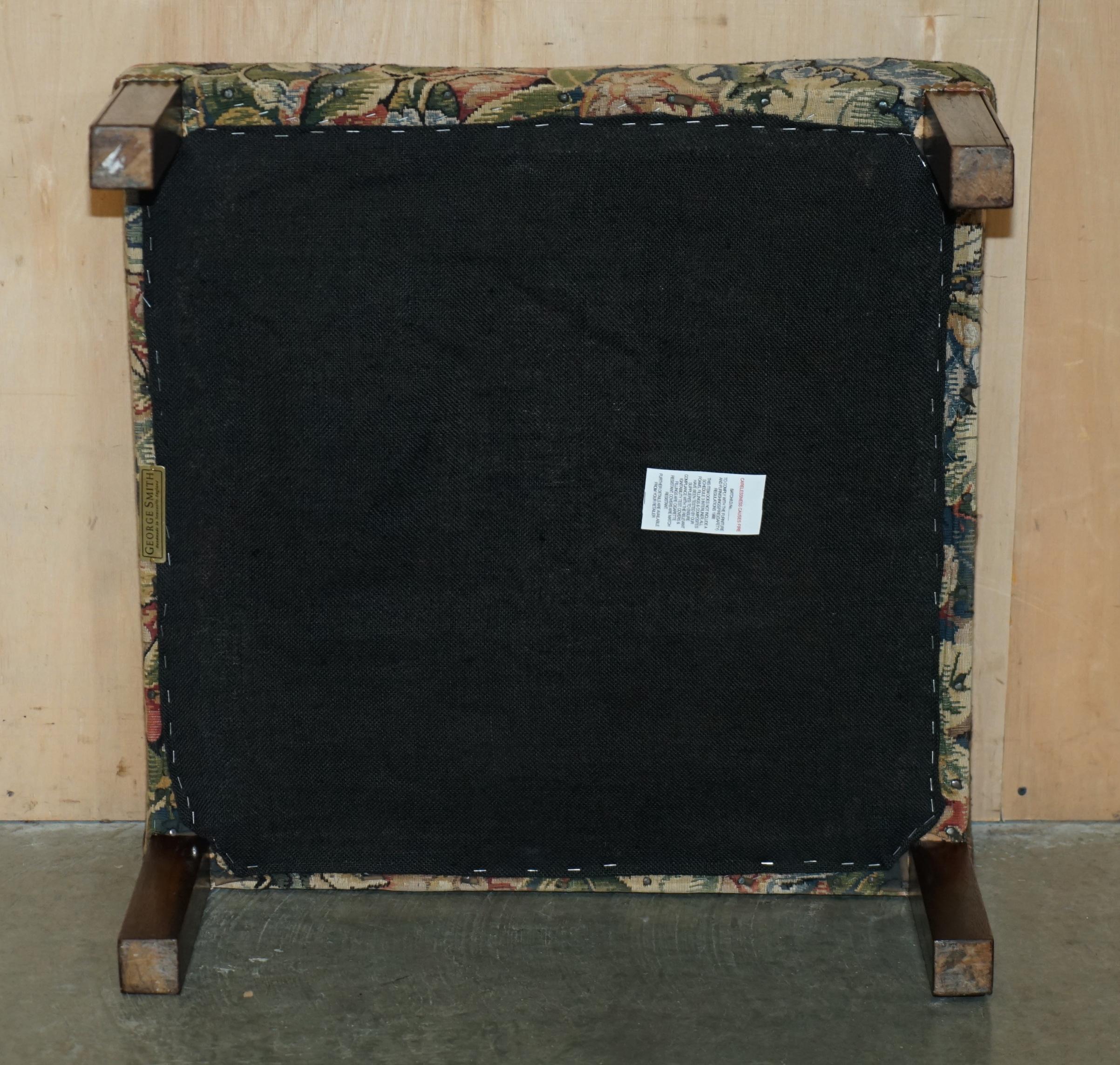 LARGE VINTAGE GEORGE SMITH FOOTSTOOL OTTOMAN WiTH EMBROIDERED UPHOLSTERY For Sale 3
