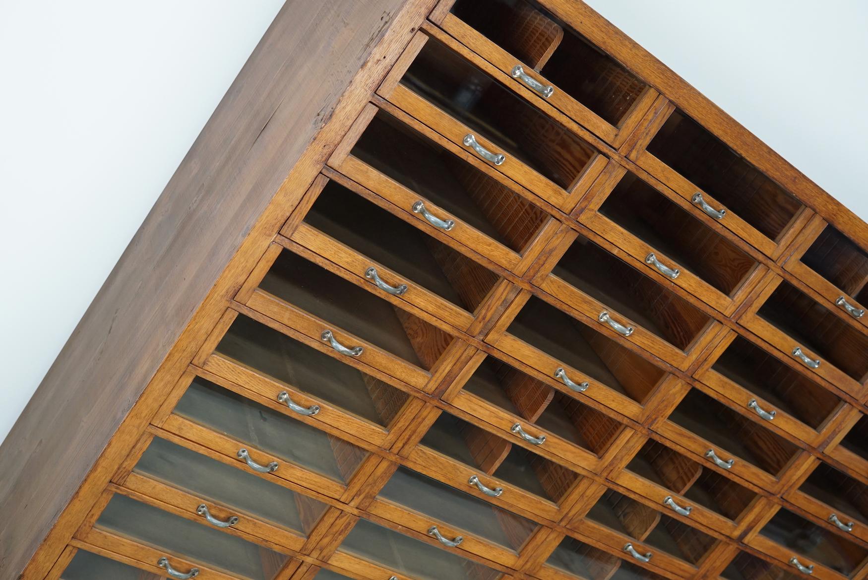 Grande mobile da negozio di merceria tedesco d'epoca in Oak, anni '40 in vendita 4