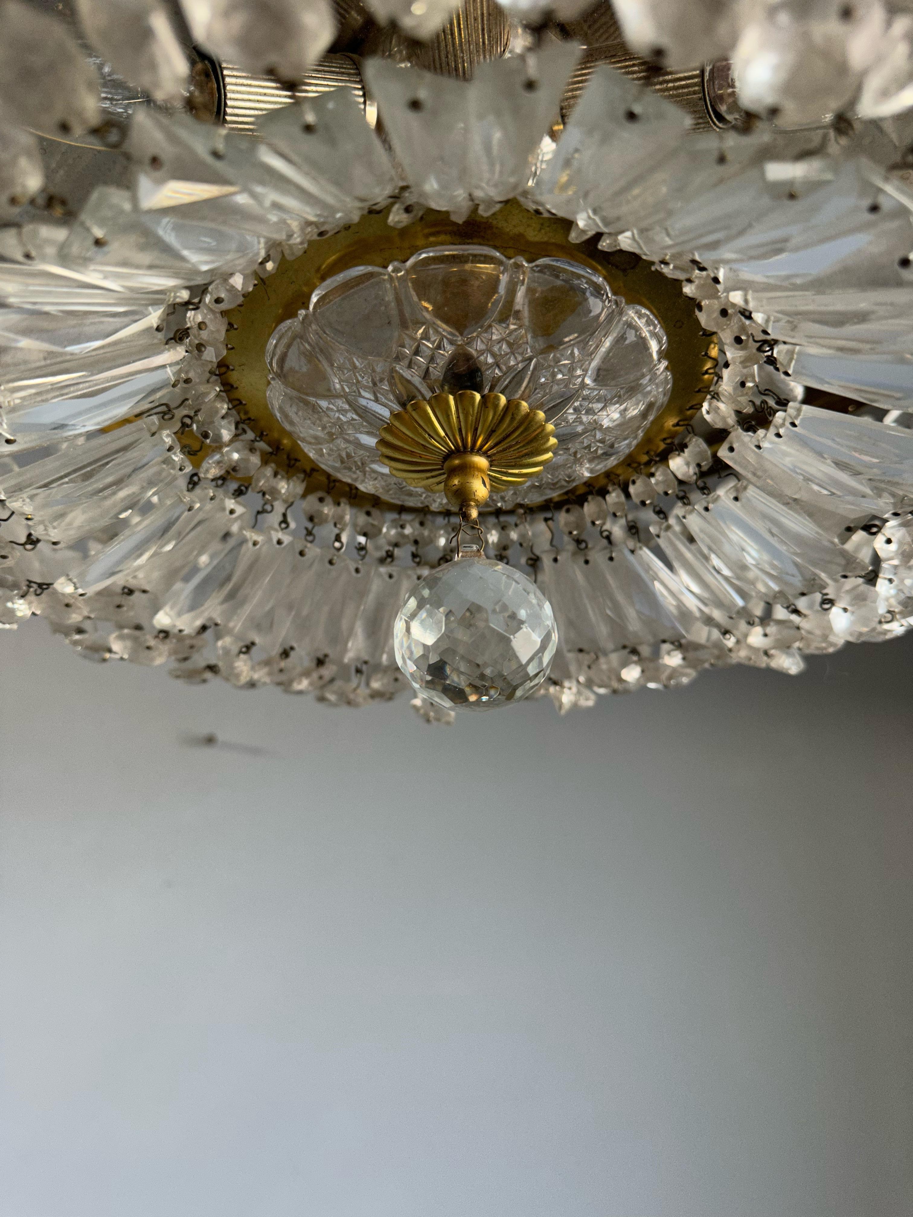 Large Vintage Gilt Bronze and Beaded Crystal Glass 6-Light Flush Mount, Fixture In Good Condition For Sale In Lisse, NL