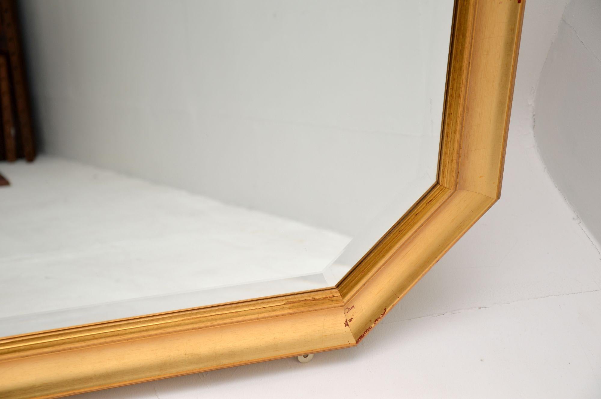 20ième siècle Grand miroir vintage en bois doré en vente