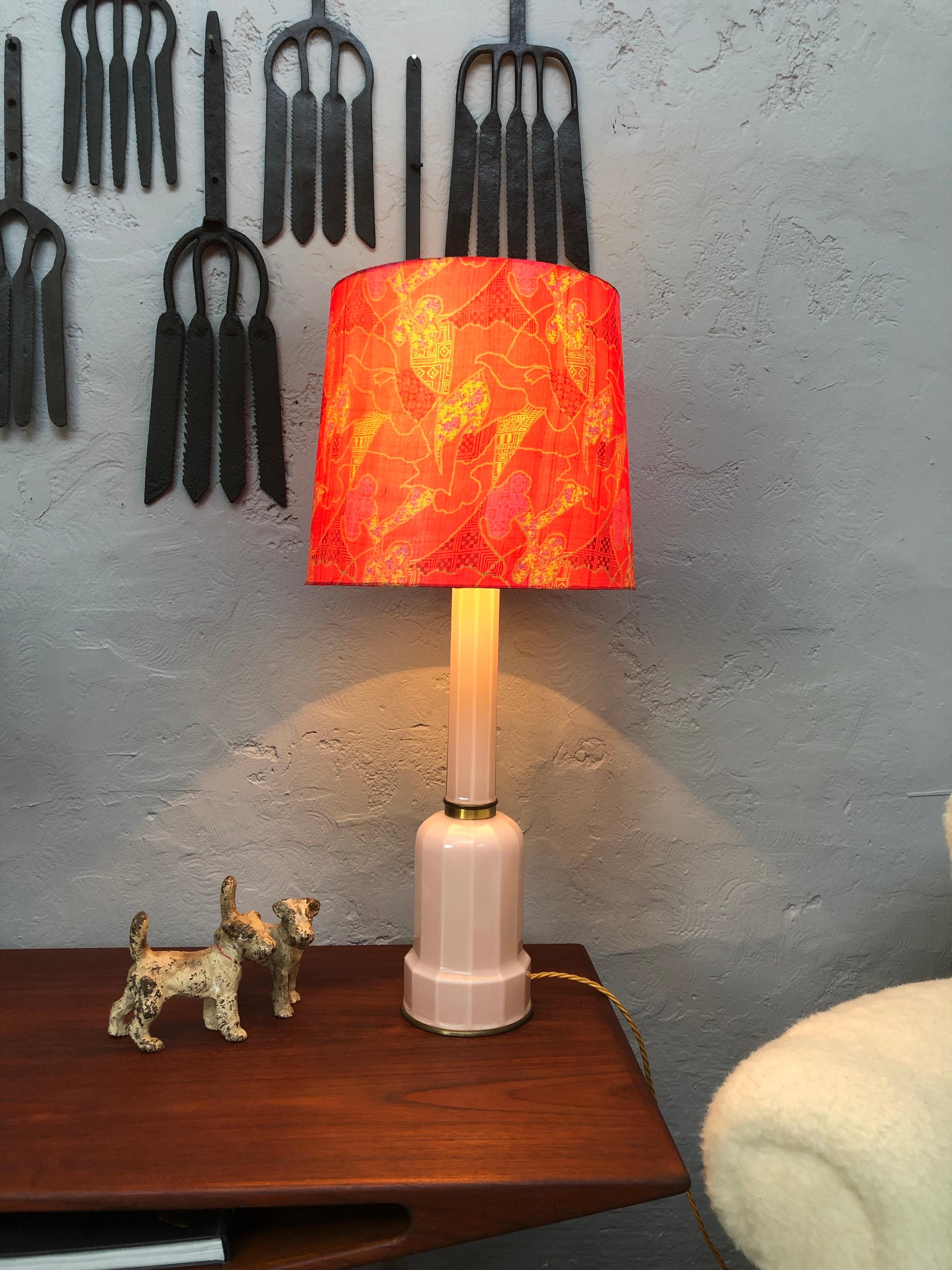Large vintage pink glass Heiberg table lamp.
Originally Heiberg lamps were oil petroleum lamps from the 19th century.
The name Heiberg is denoted from a 19th century painting of the Heiberg family who had such a lamp on their table.
Please see the