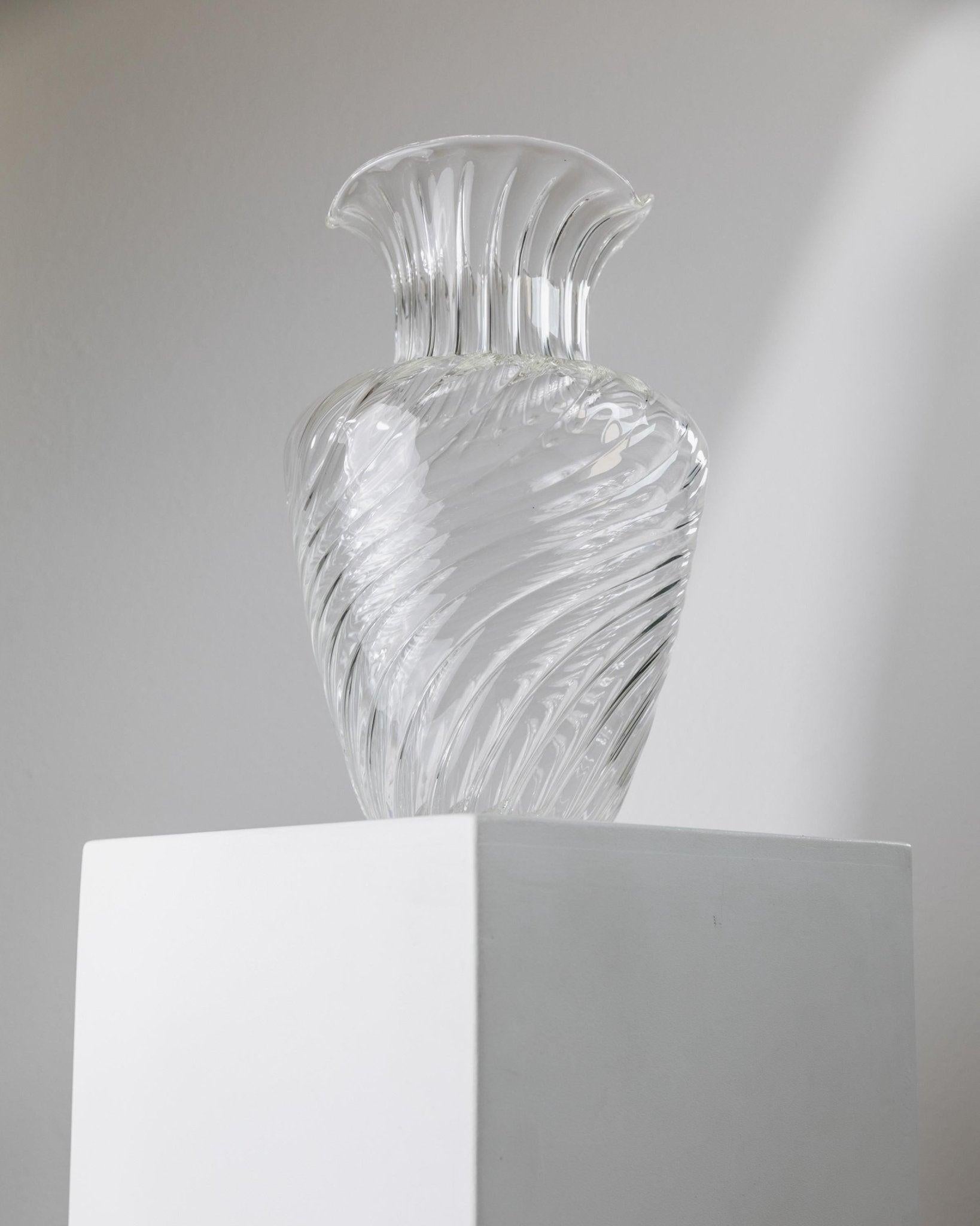 Vaso grande in vetro d'epoca Design curvo in vetro soffiato a mano di Soffiera Parise, anni '70 in vendita 2