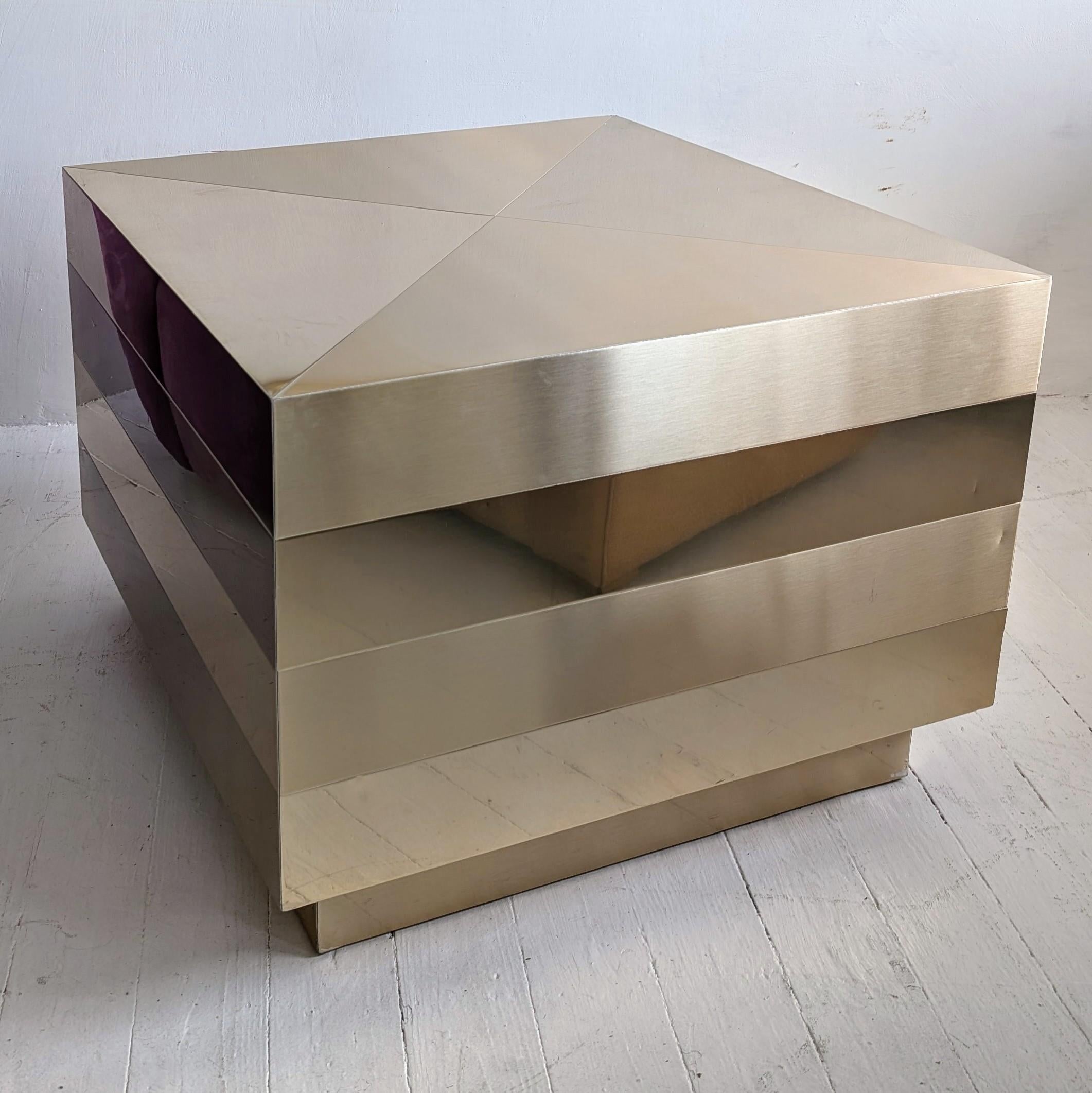 Metal Large vintage gold cube coffee table, Paul Evans style, brutalist 1980s For Sale