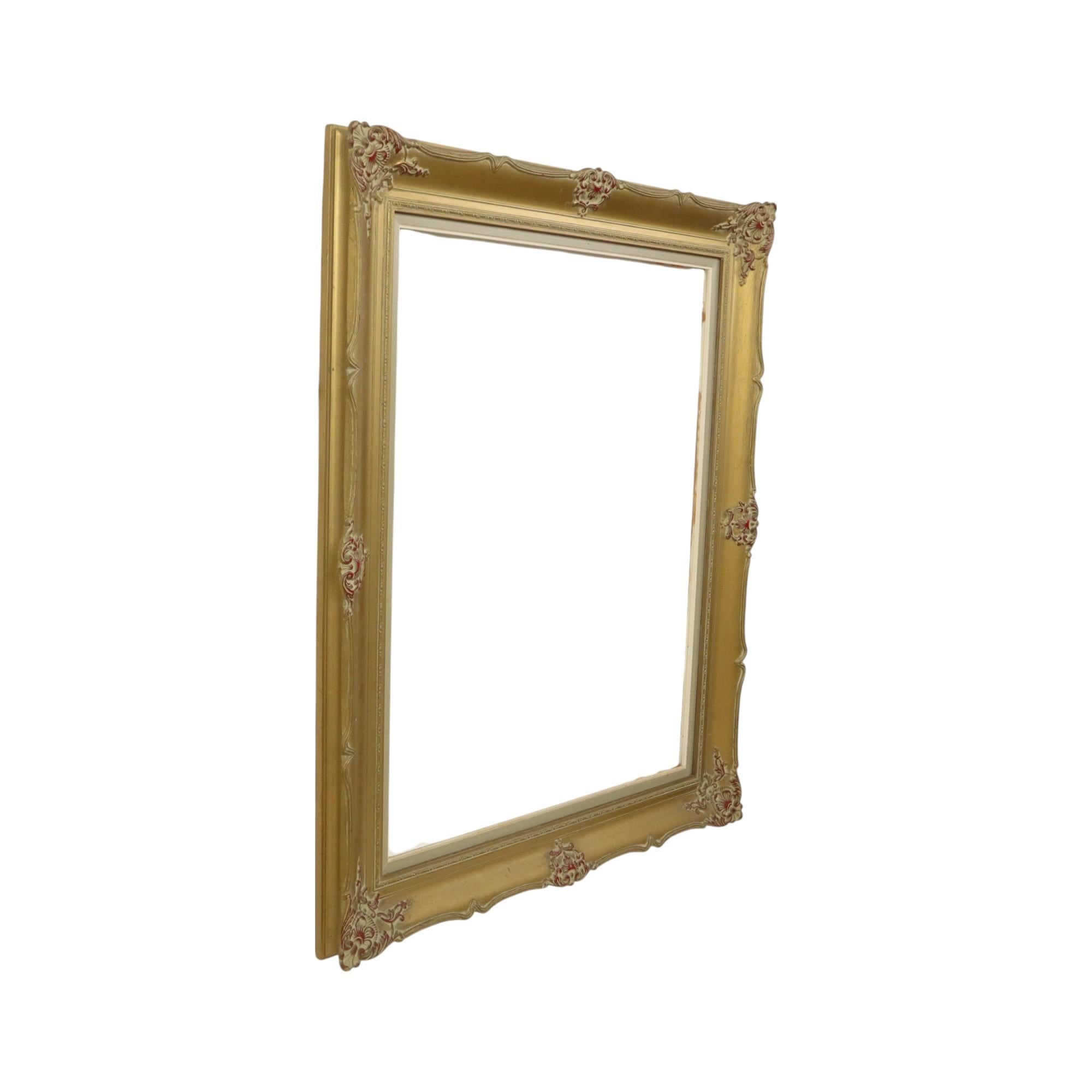 Grande cornice dorata d'epoca in stile barocco in pino classico 92x74cm in vendita 3