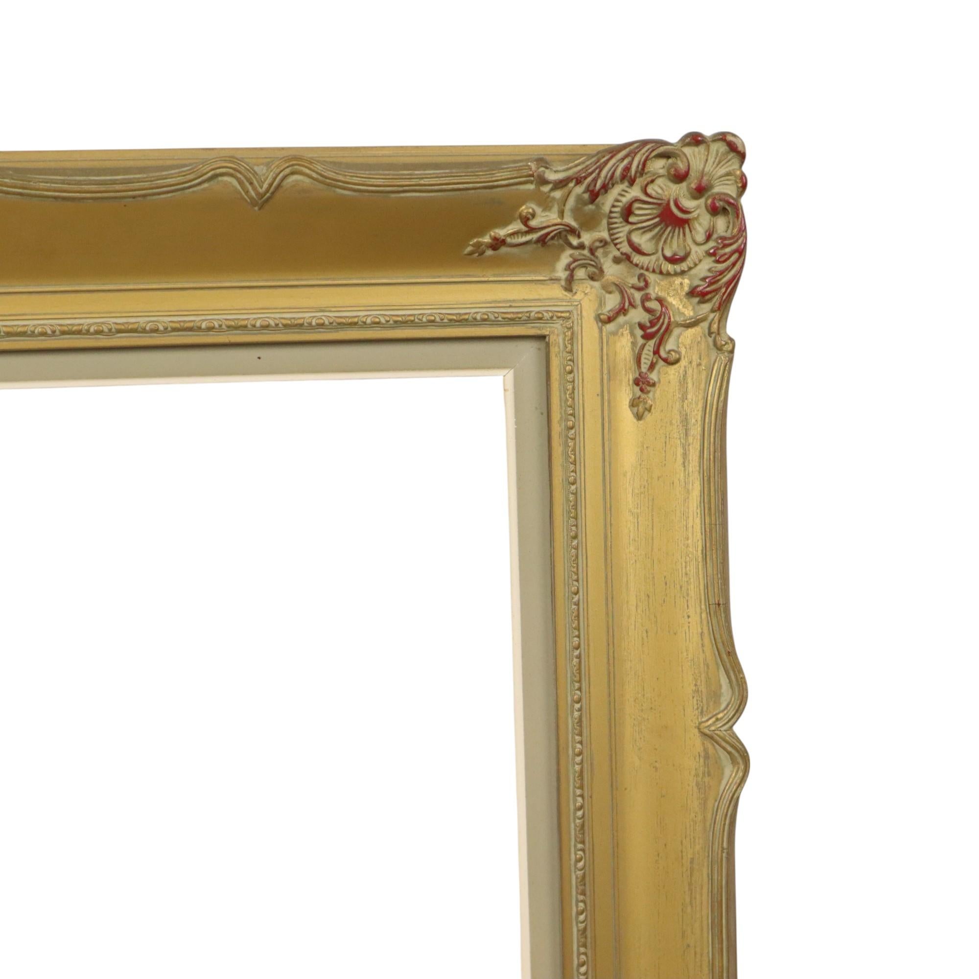 Dorato Grande cornice dorata d'epoca in stile barocco in pino classico 92x74cm in vendita