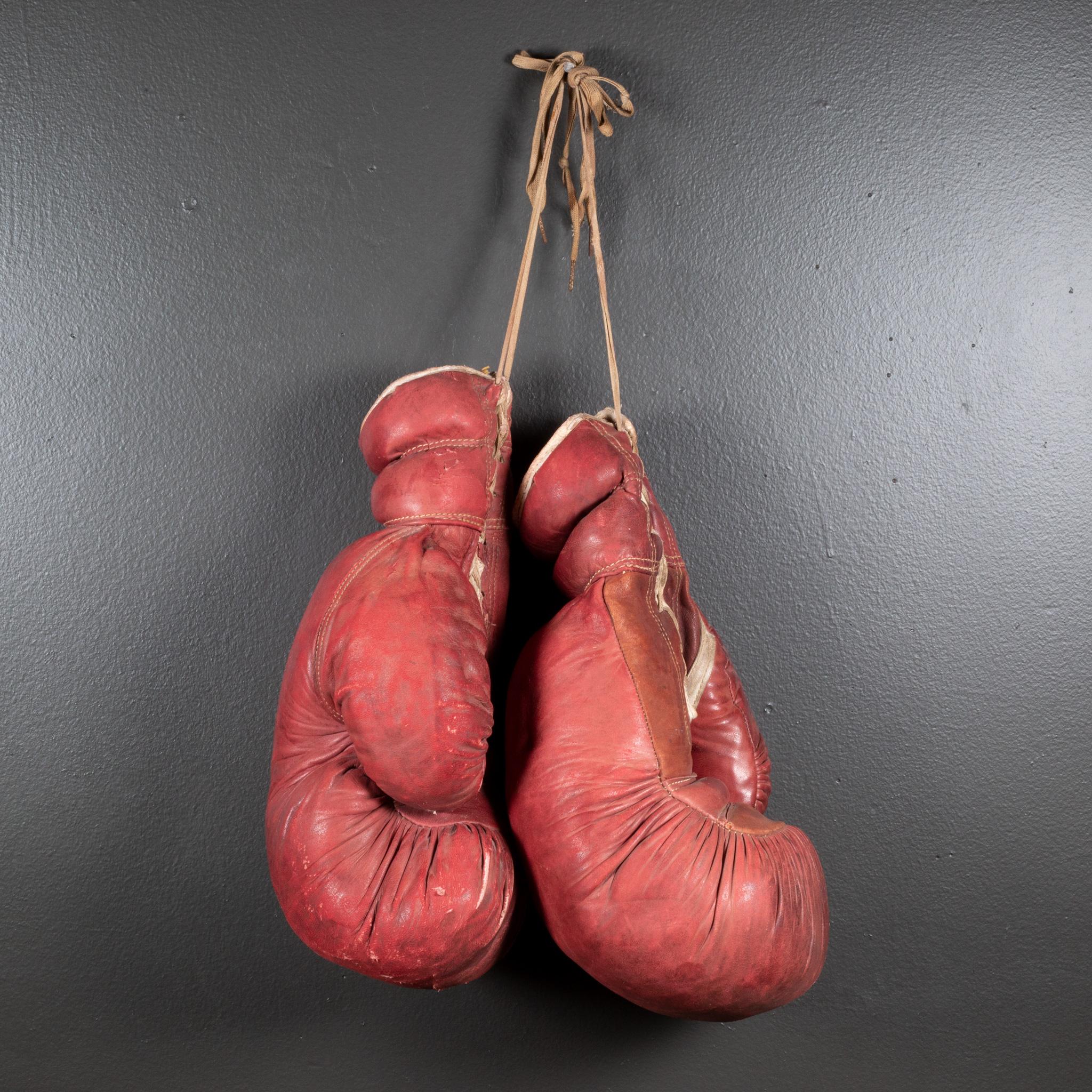 American Large Vintage Gold Smith Leather Boxing Gloves c.1950