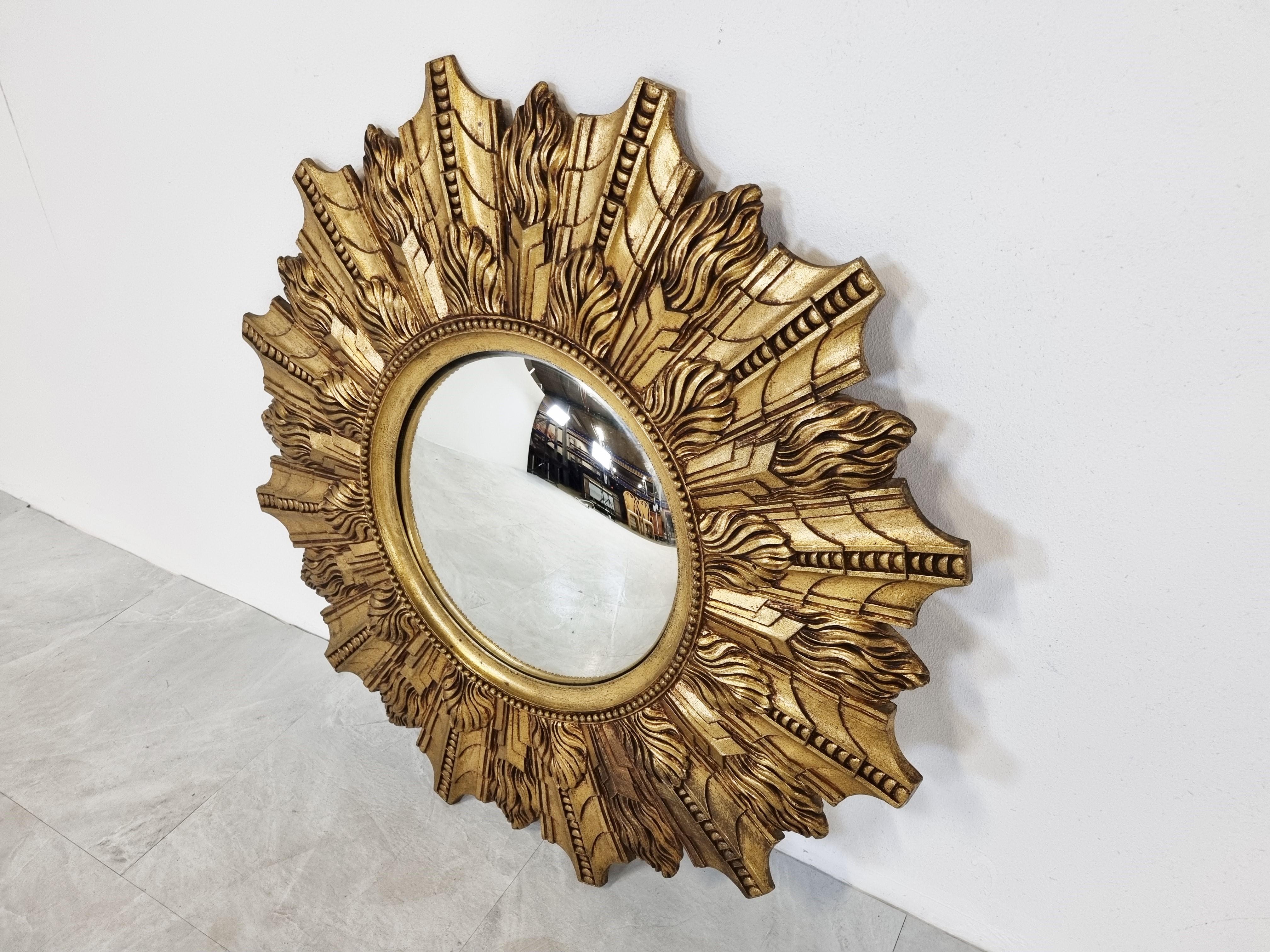 Large Vintage Golden Sunburst Mirror, 1960s In Good Condition In HEVERLEE, BE