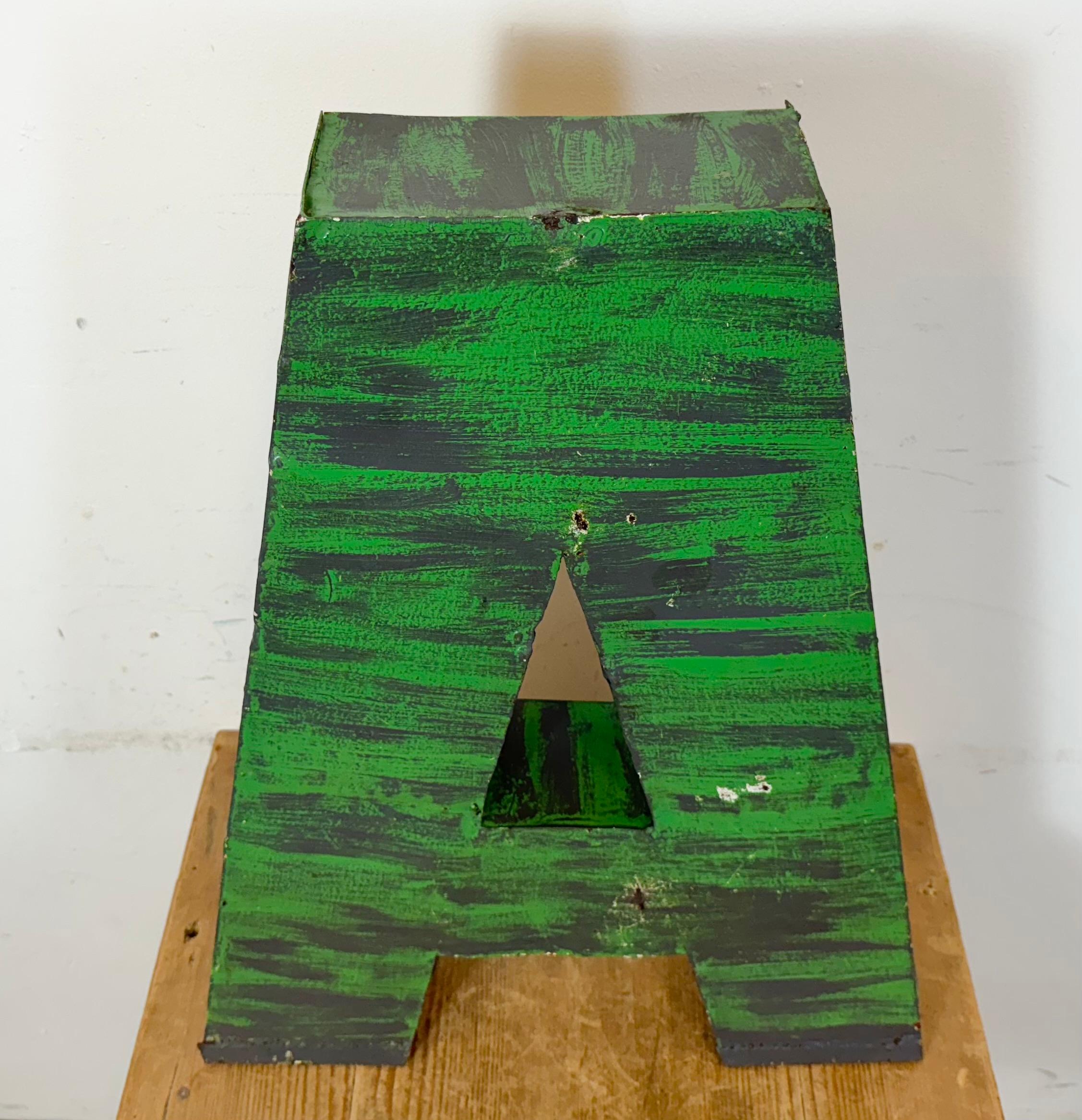 Ferro Grande lettera A di facciata in ferro verde vintage, anni '70 in vendita