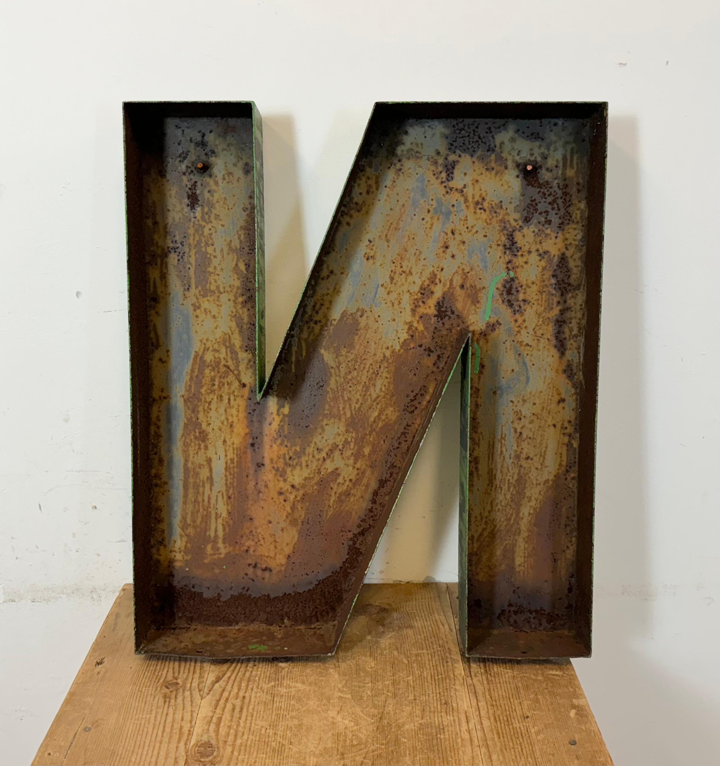 Large Vintage Green Iron Facade Letter N , 1970s For Sale 1