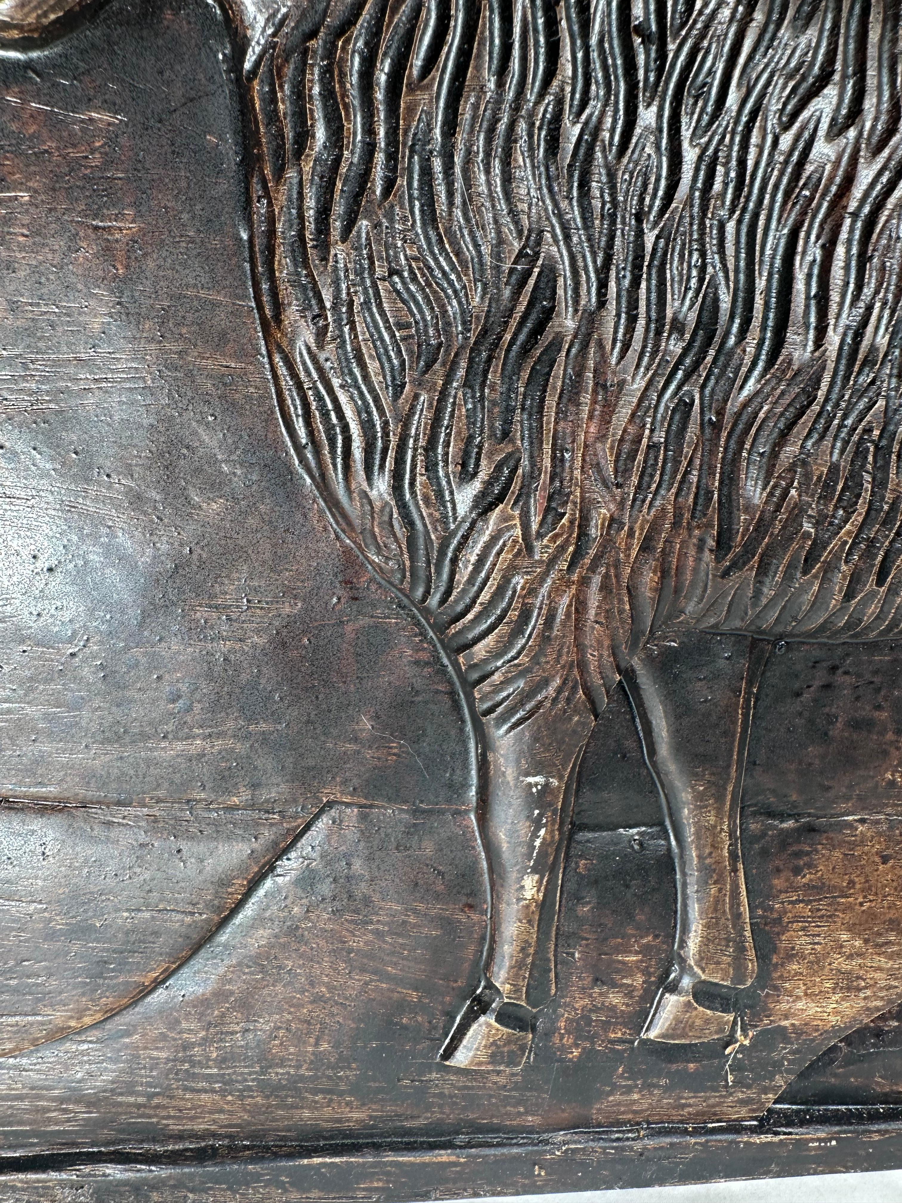 Grand bas-relief vintage sculpté à la main d'AGNUS DEI Pièce d'autel. en vente 3
