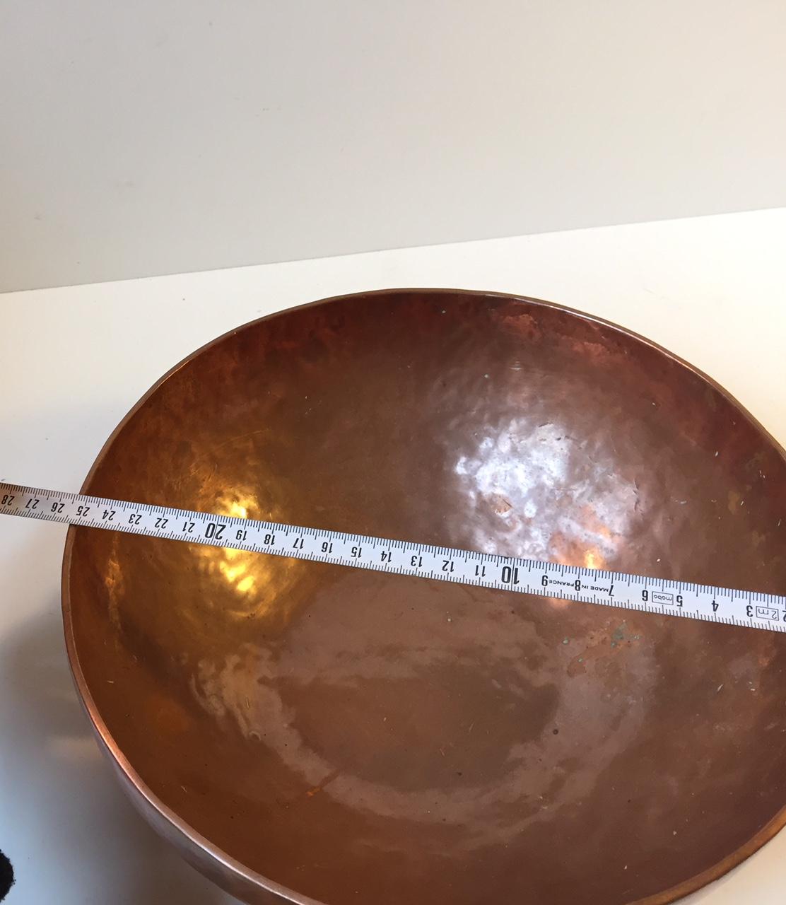 Large Vintage Hand-Hammered Copper Chakra, Singing Bowl, Chö-Pa, Tibet 1970s In Good Condition In Esbjerg, DK