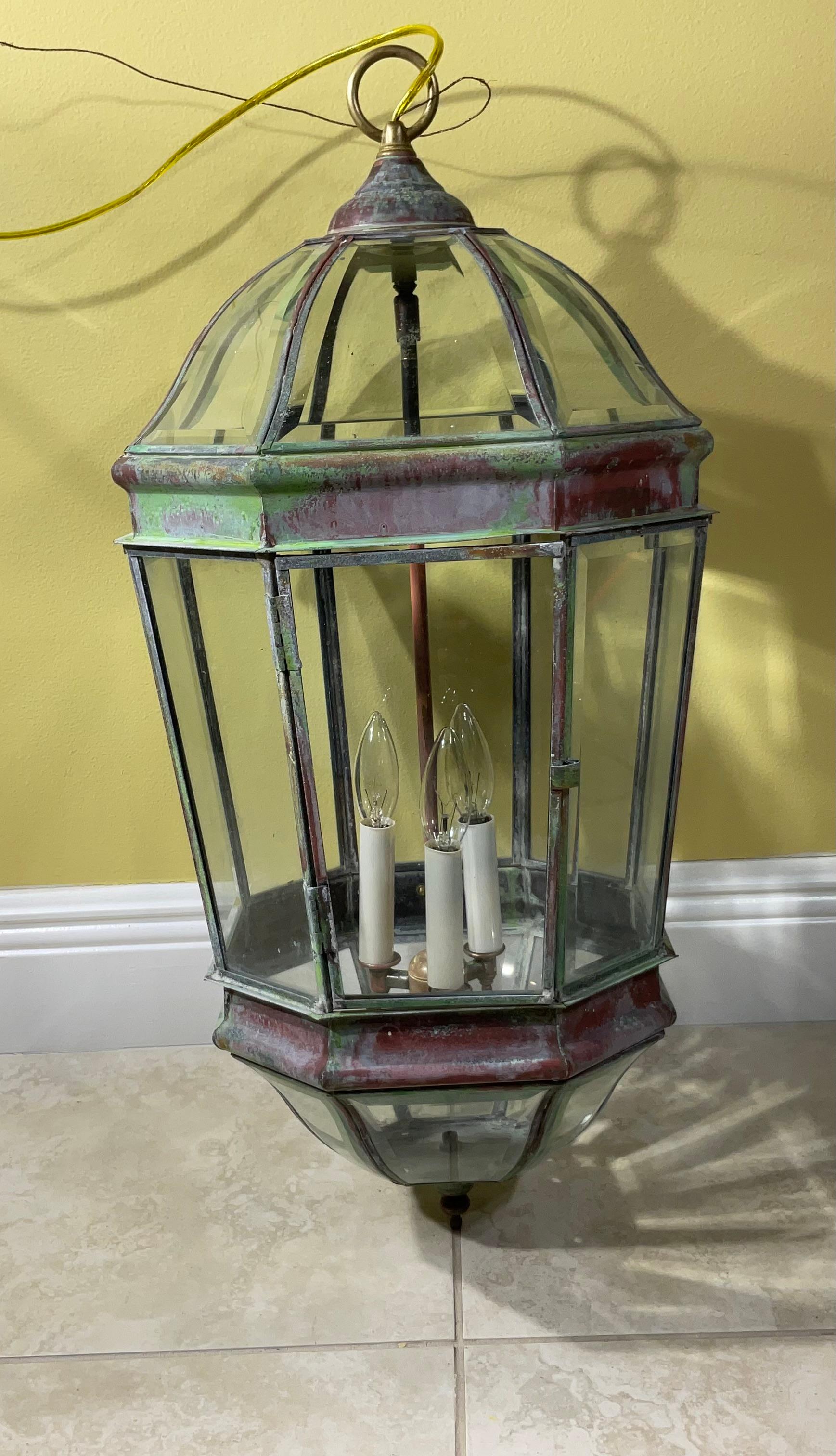 Grande lanterne ou pendentif vintage en laiton, fabriqué à la main  en vente 2