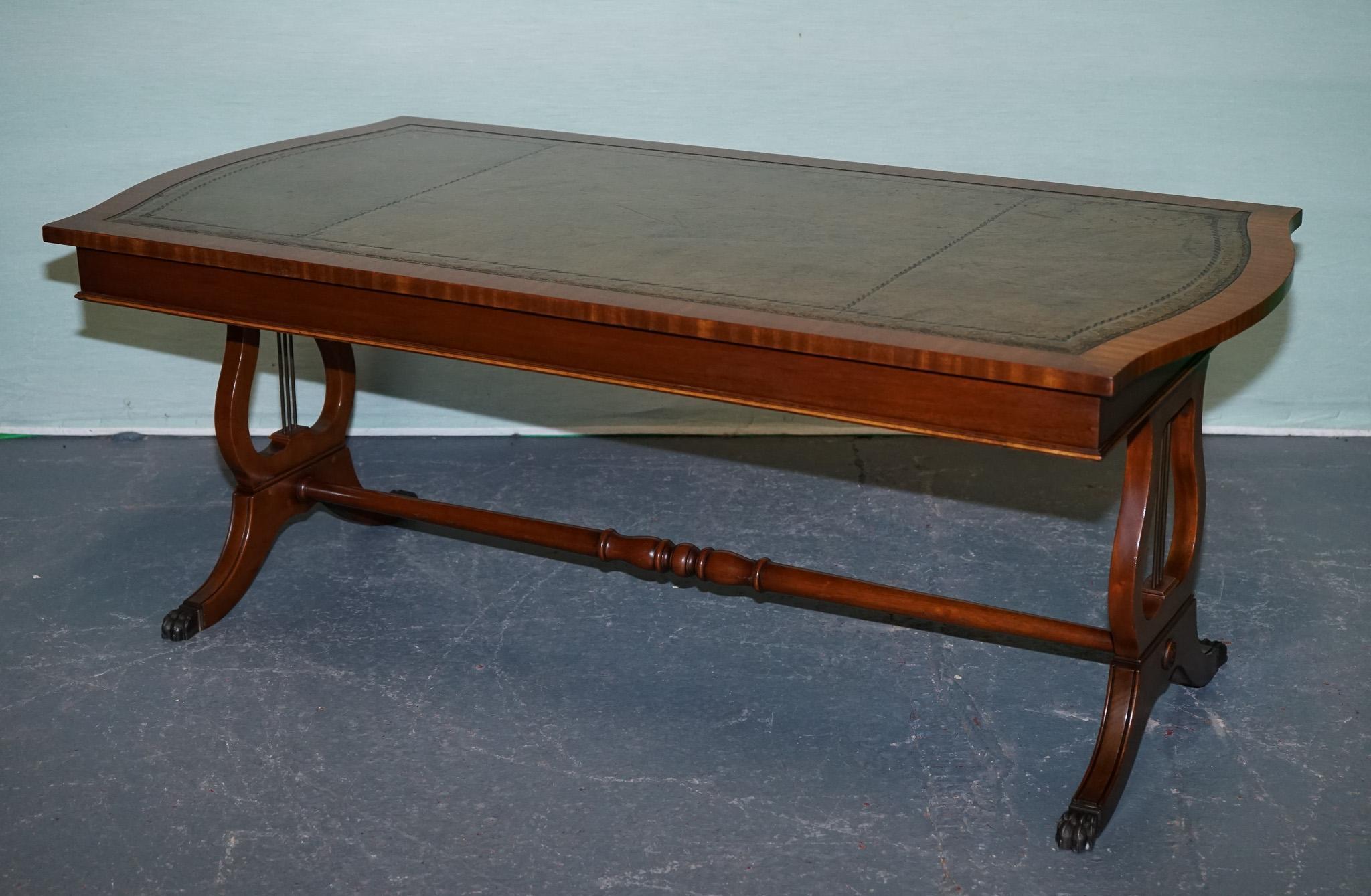 British LARGE ViNTAGE HUNTER GREEN LEATHER TOP COFFEE TABLE For Sale