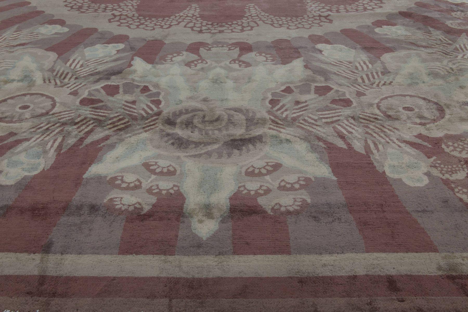 Large Vintage Indian Art Deco Handmade Wool Rug In Good Condition For Sale In New York, NY