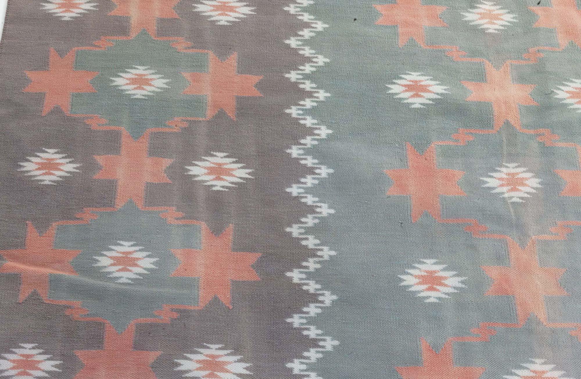 Großer indischer Dhurrie-Teppich im Vintage-Stil (Handgeknüpft) im Angebot