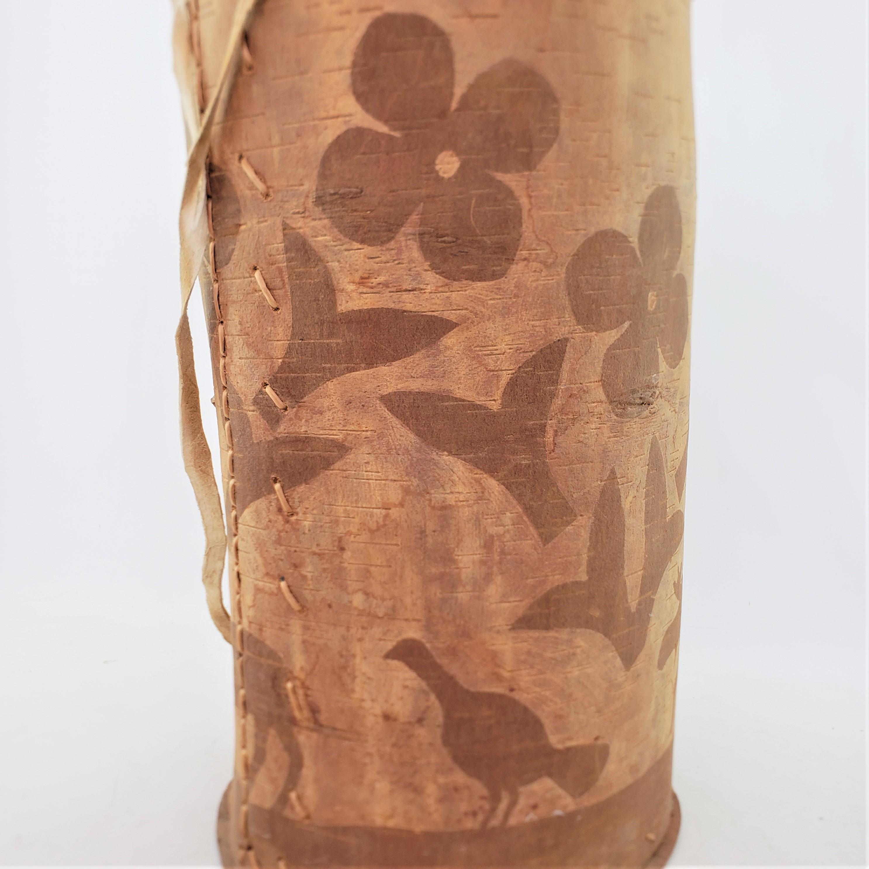 Large Vintage Indigenous Canadian Lidded Birch Bark Painted Shoulder Basket  For Sale 11