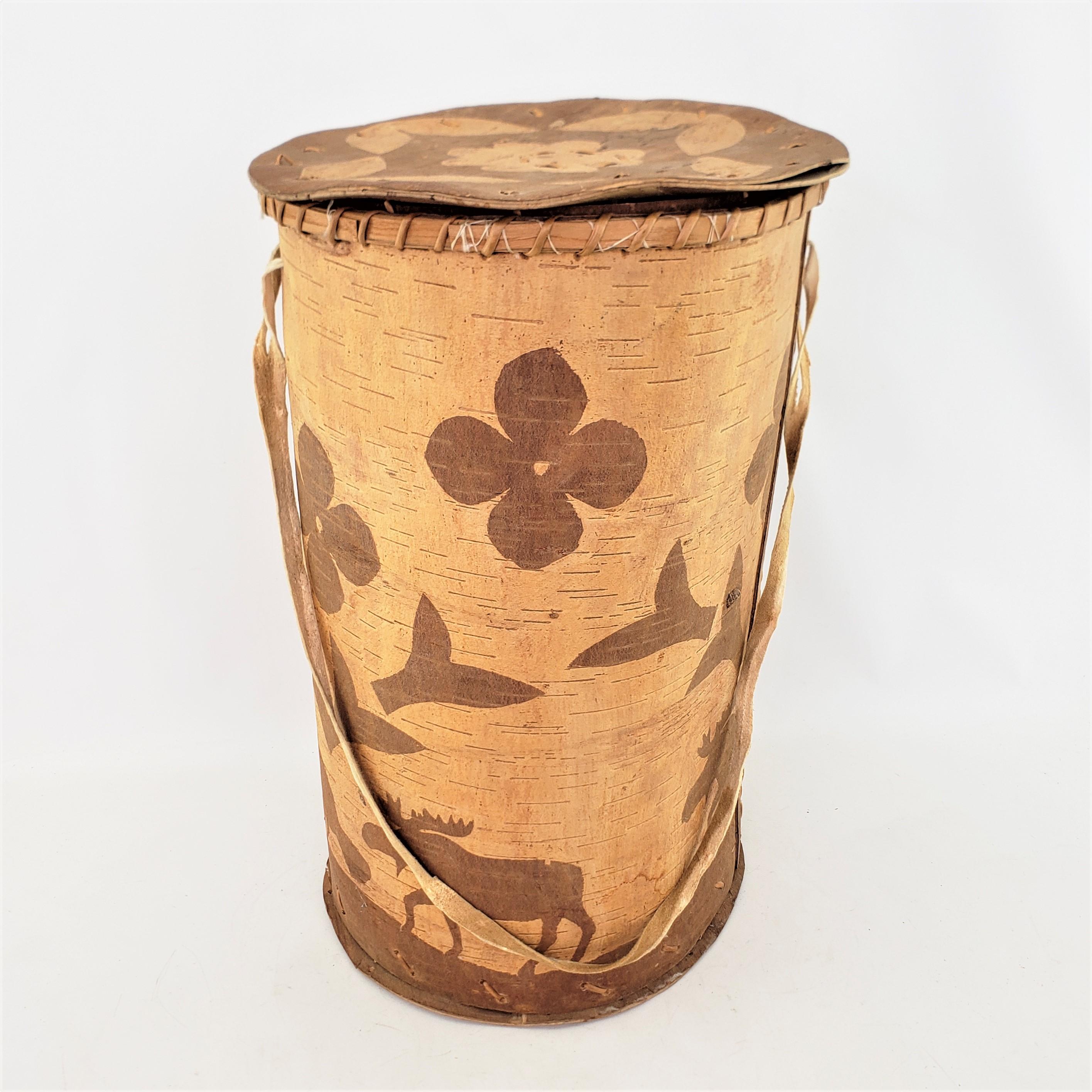 Large Vintage Indigenous Canadian Lidded Birch Bark Painted Shoulder Basket In Good Condition For Sale In Hamilton, Ontario