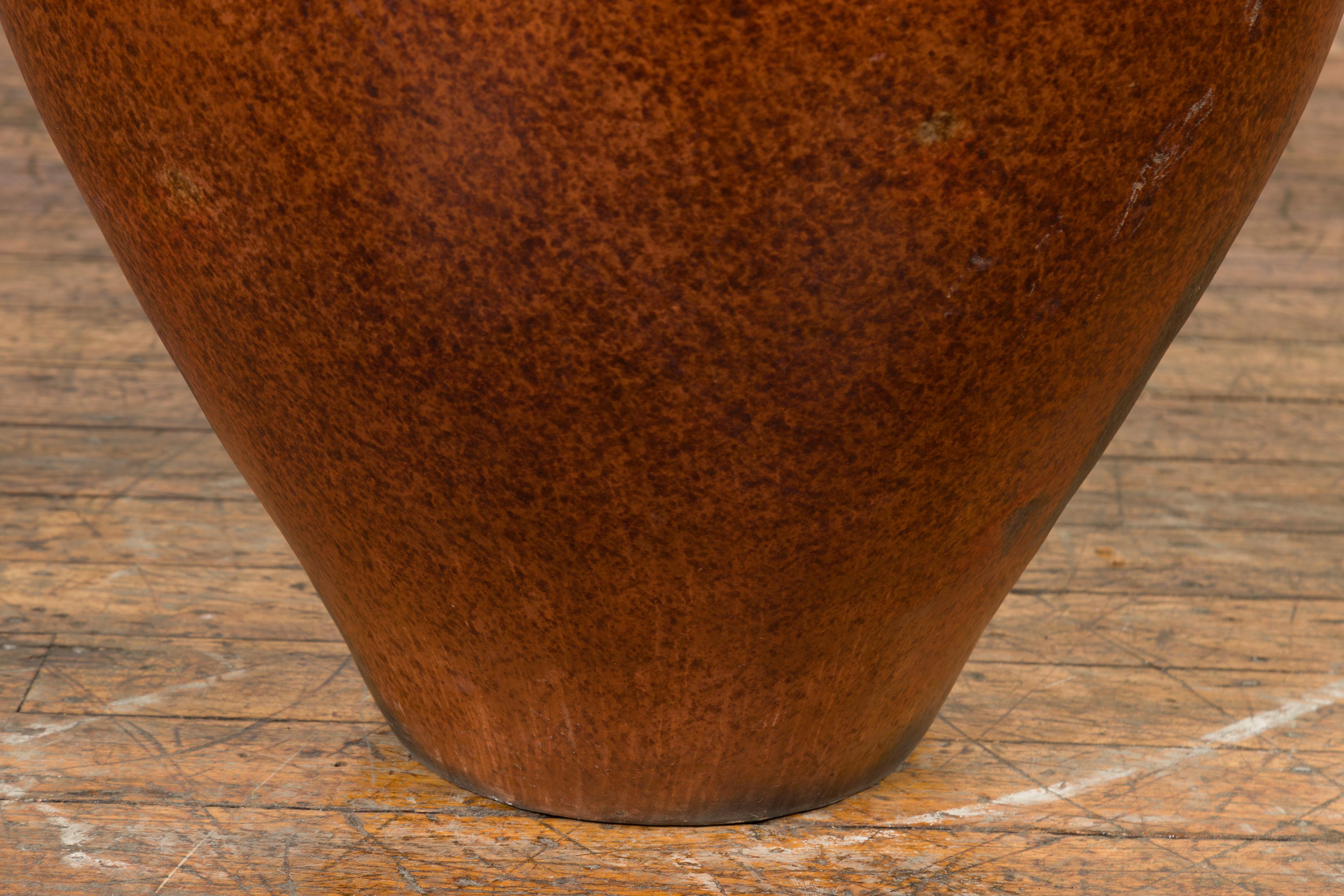 Grand vase en poterie indonésienne vintage de Madura avec patine marron vieillie en vente 2