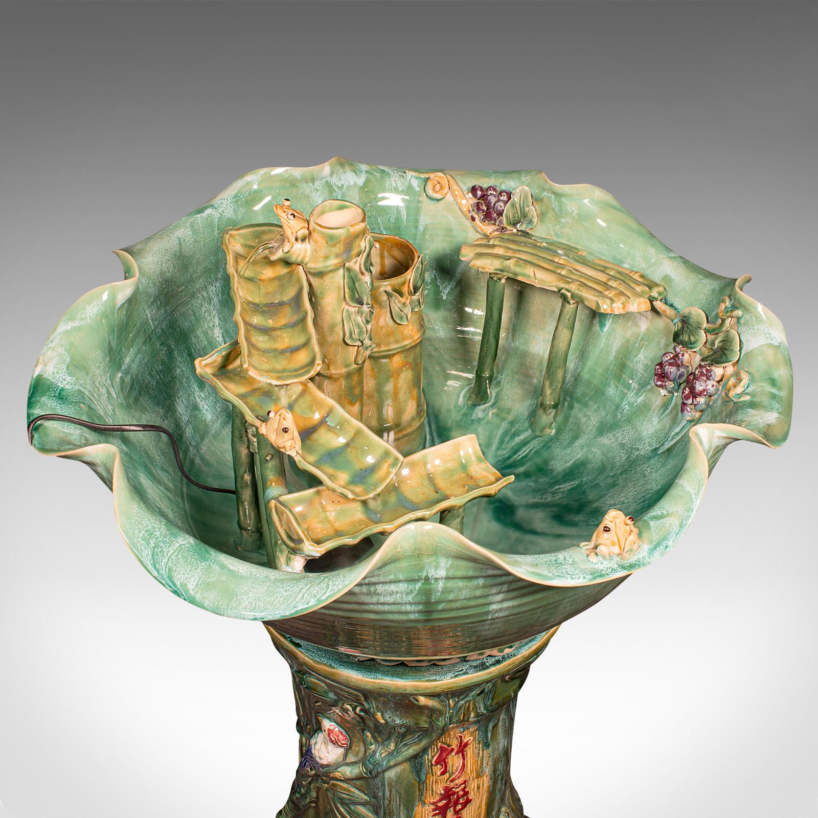 Großes Vintage Indoor-Wasserspiel, chinesische Keramik, Fischschale, Art Deco Revival (Chinesisch) im Angebot