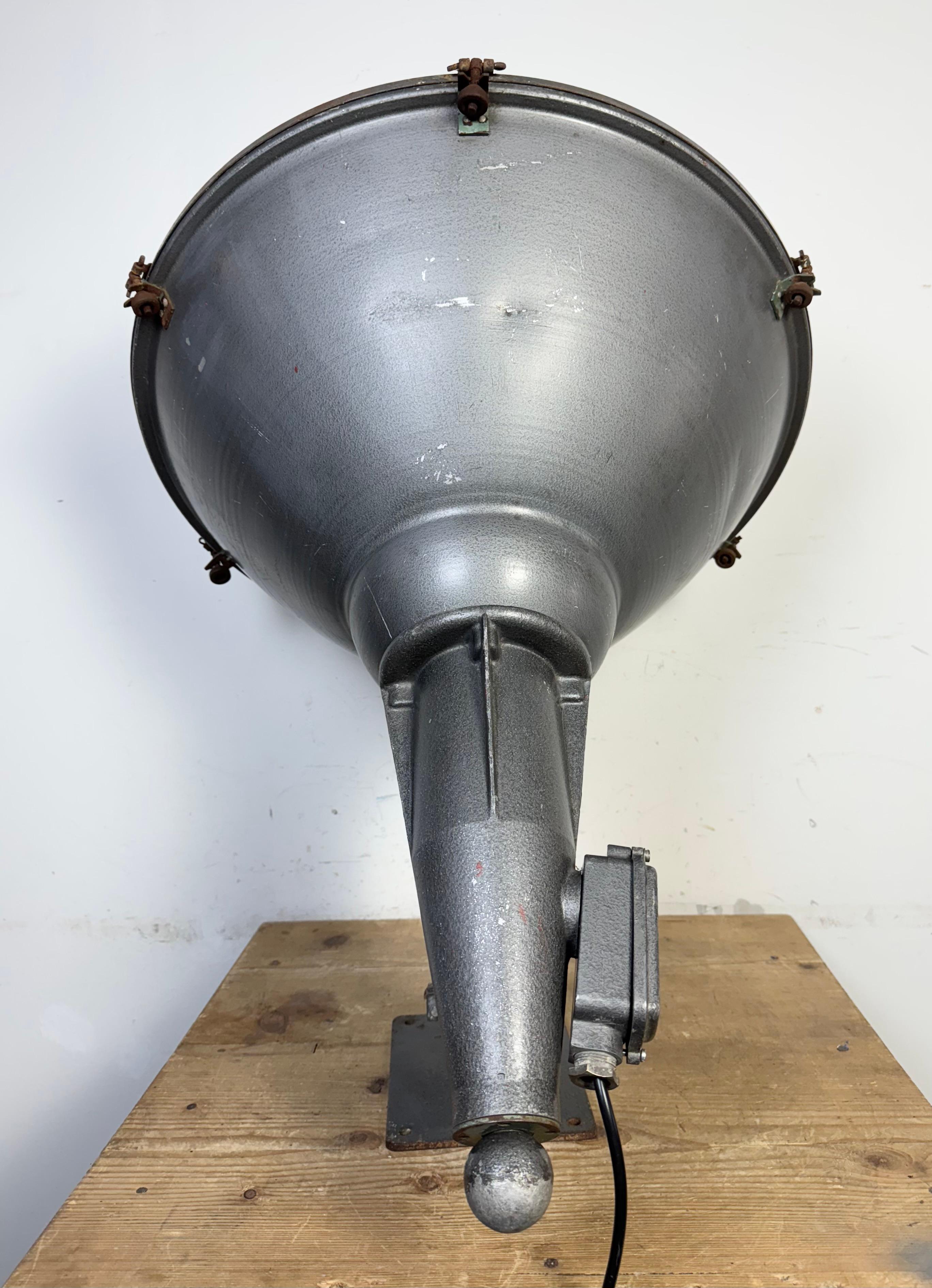 Large Vintage Industrial Aluminium Factory Wall Spotlight, 1970s For Sale 11