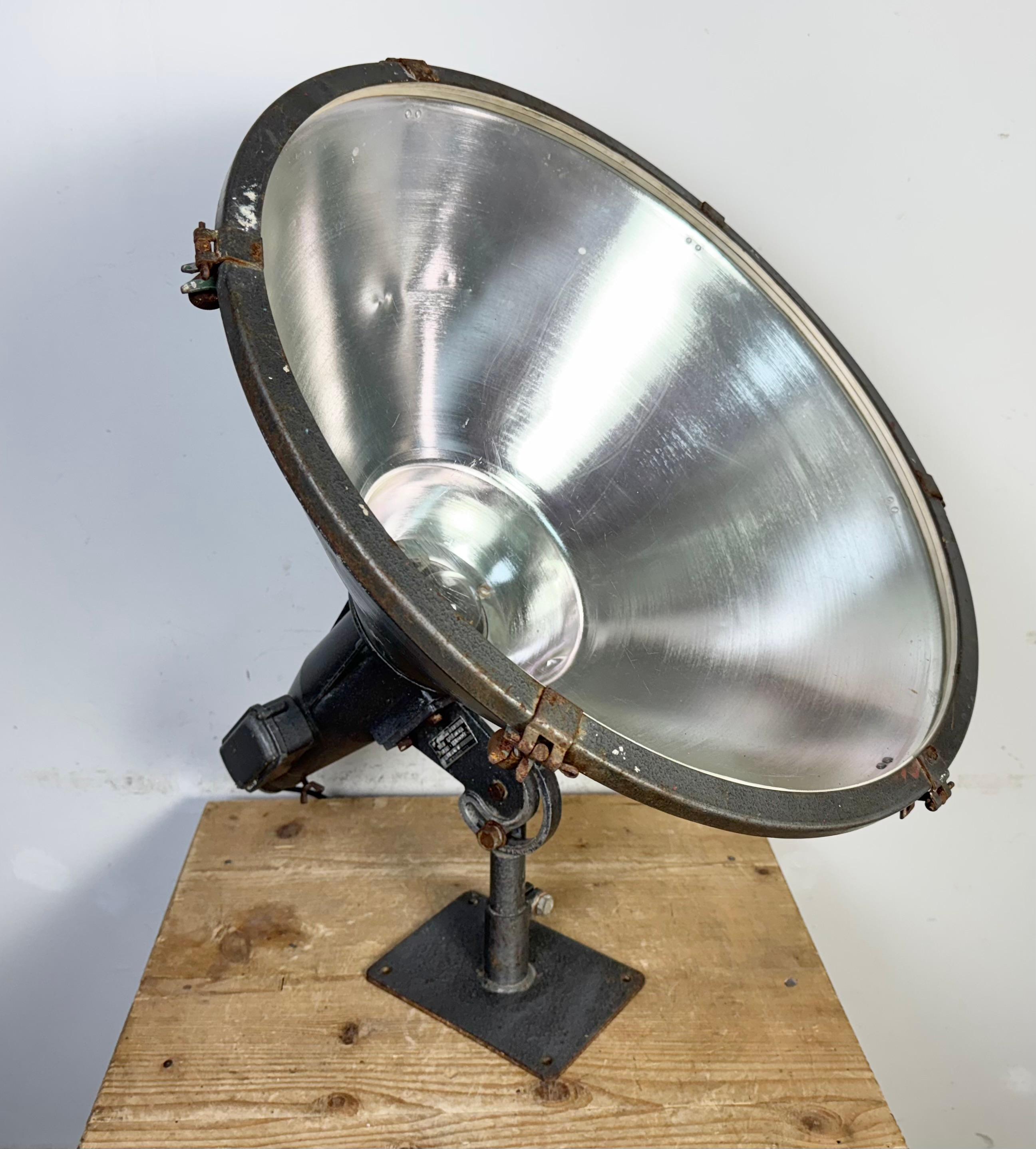 Large Vintage Industrial Aluminium Factory Wall Spotlight, 1970s For Sale 13