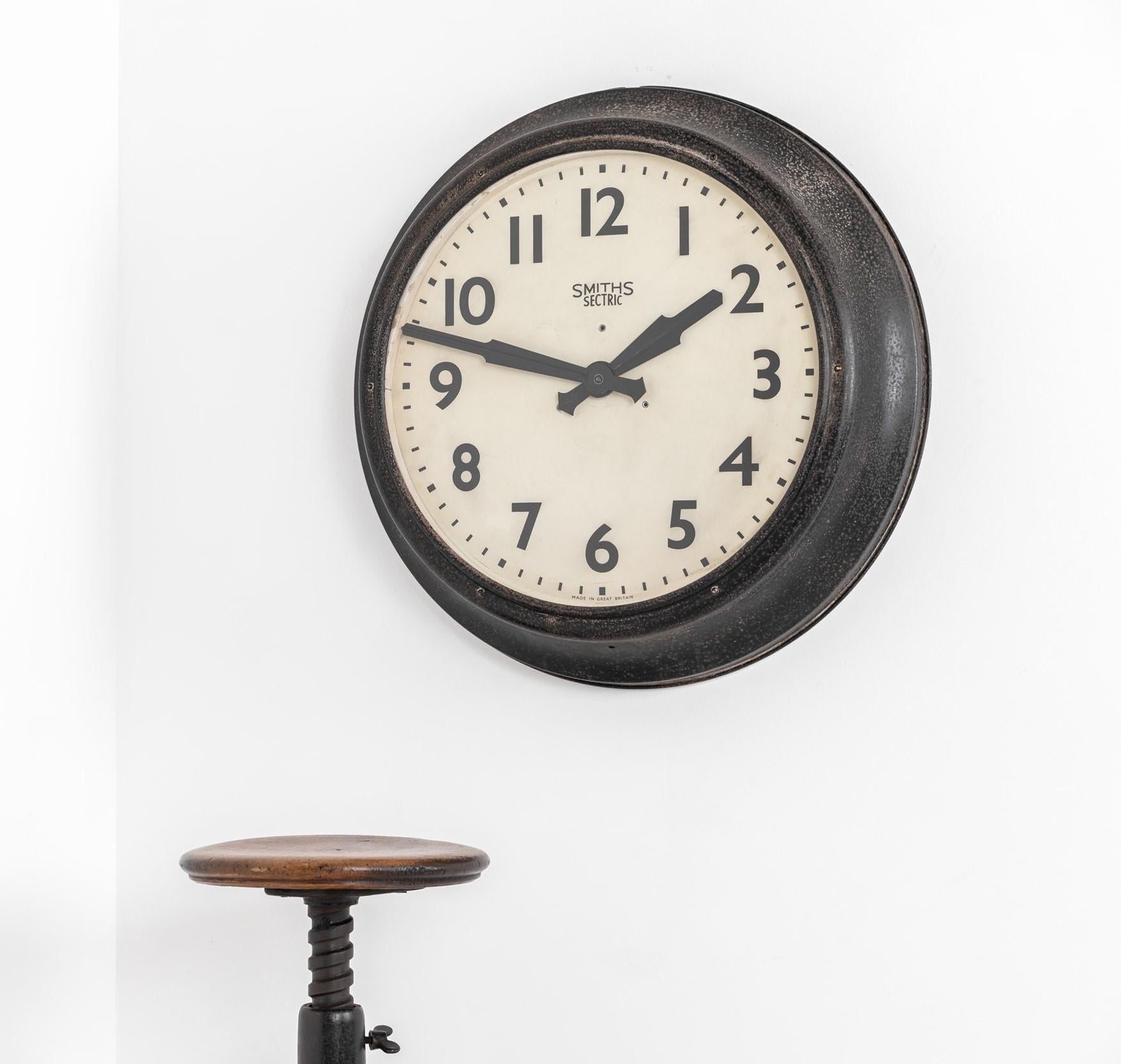 Pressed Large Vintage Industrial Art Deco Metal Smiths Electric Wall Clock, circa 1950 For Sale