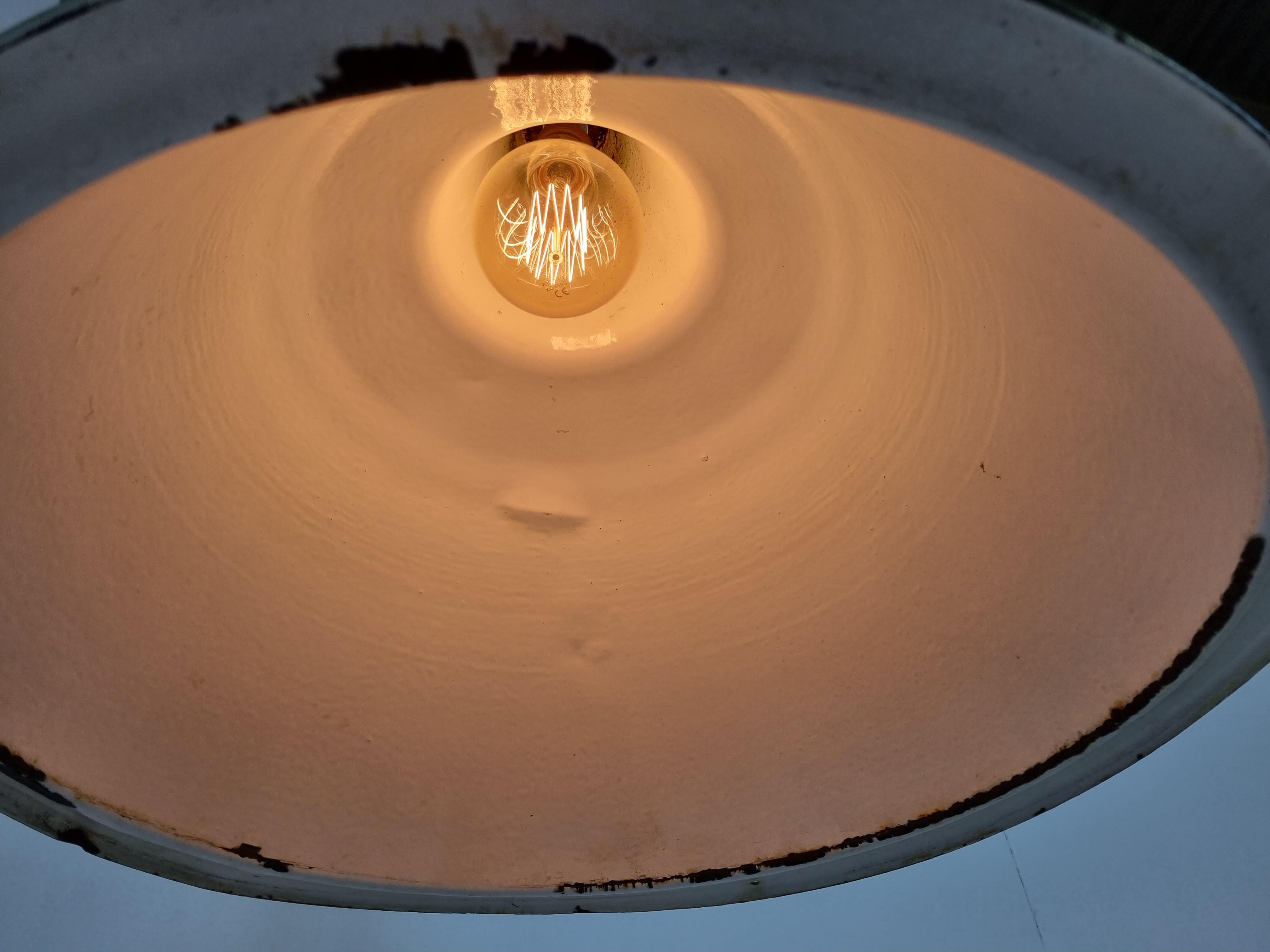 Große industrielle grüne Emaille-Hängelampe im Vintage-Stil, 1960er Jahre im Angebot 1