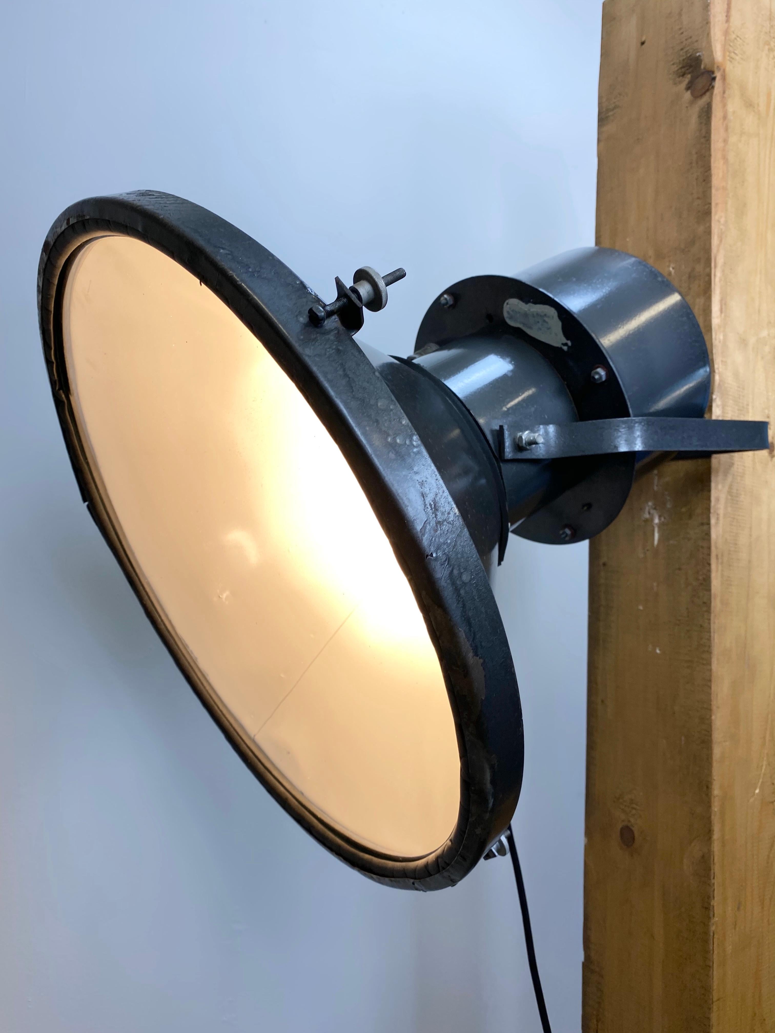 20th Century Large Vintage Industrial Grey Wall Spotlight, 1960s For Sale