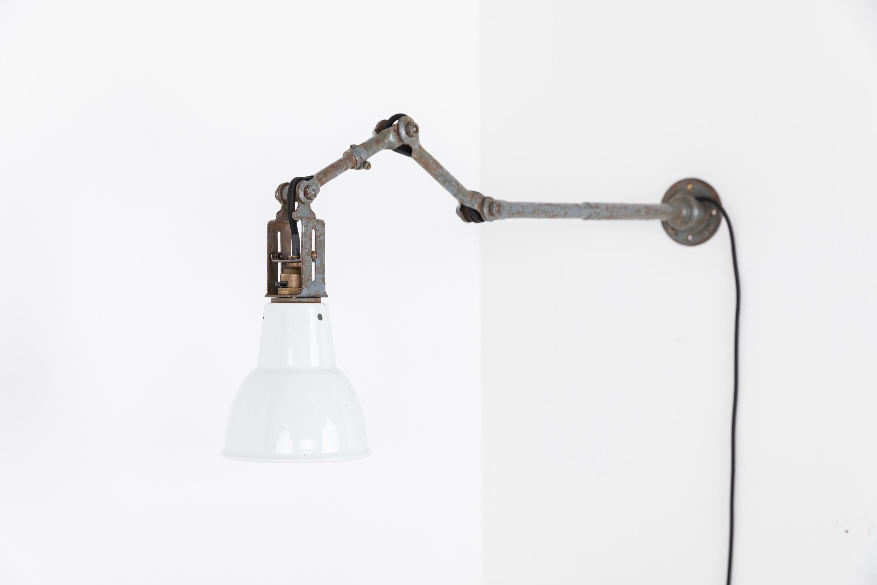 Large Vintage Industrial Steel Dugdills Machinist's Wall Desk Lamp Light, C.1930 In Fair Condition In London, GB