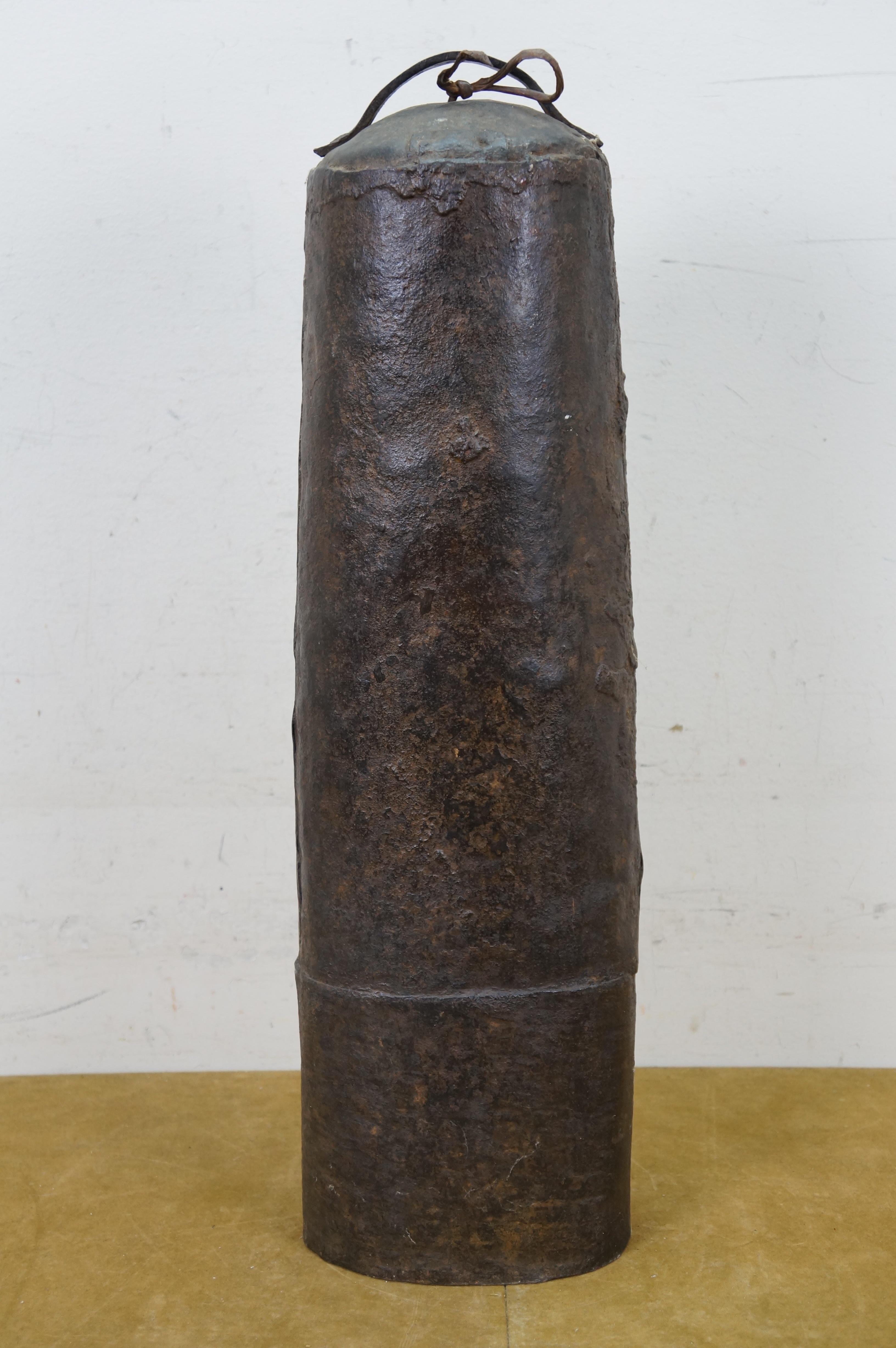 Ferro Grande campana di cammello in ferro vintage con manico, 24