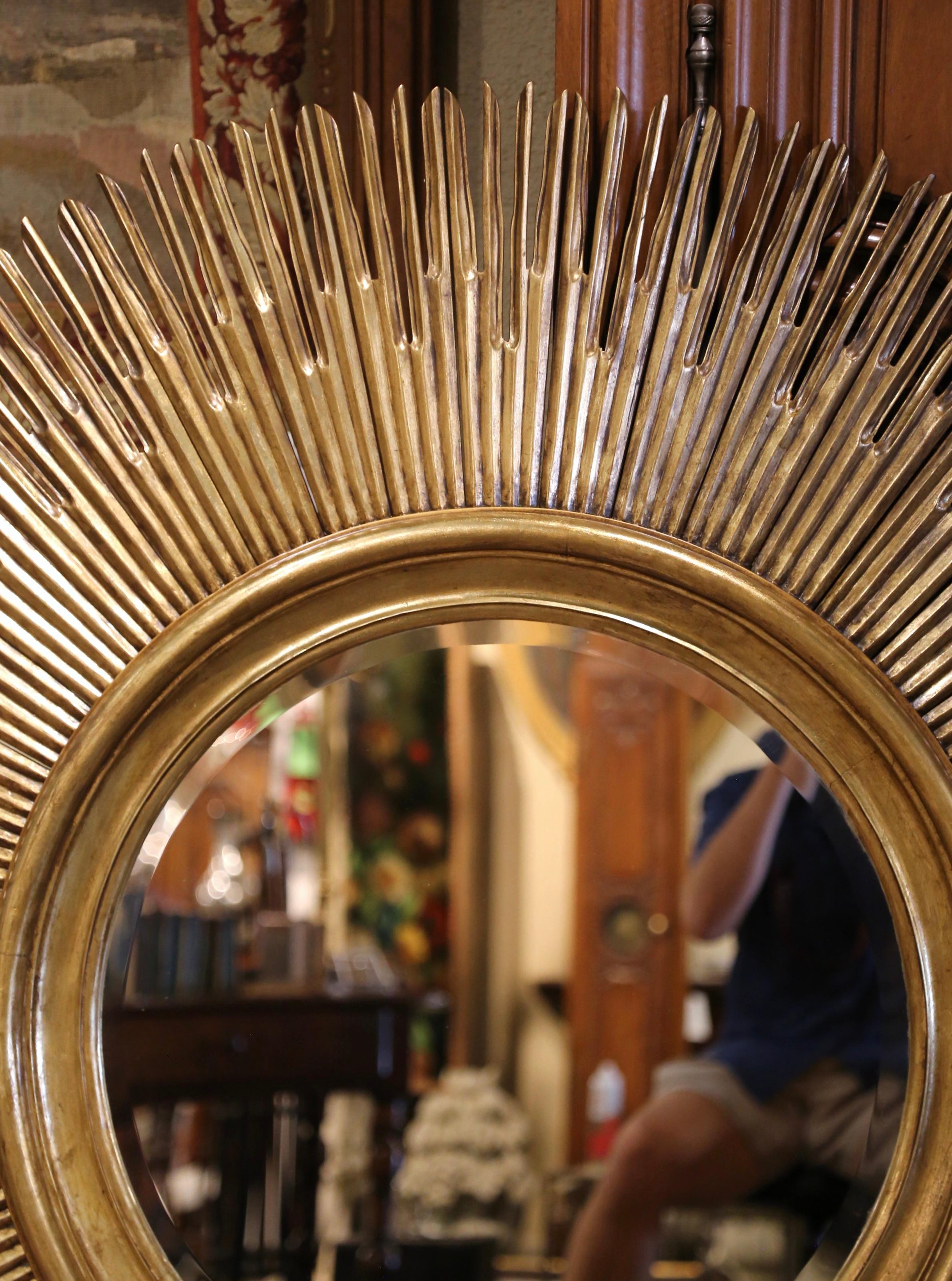 Große Vintage Italienisch geschnitzt vergoldetes Holz abgeschrägte Glas Sunburst Wandspiegel im Zustand „Hervorragend“ in Dallas, TX