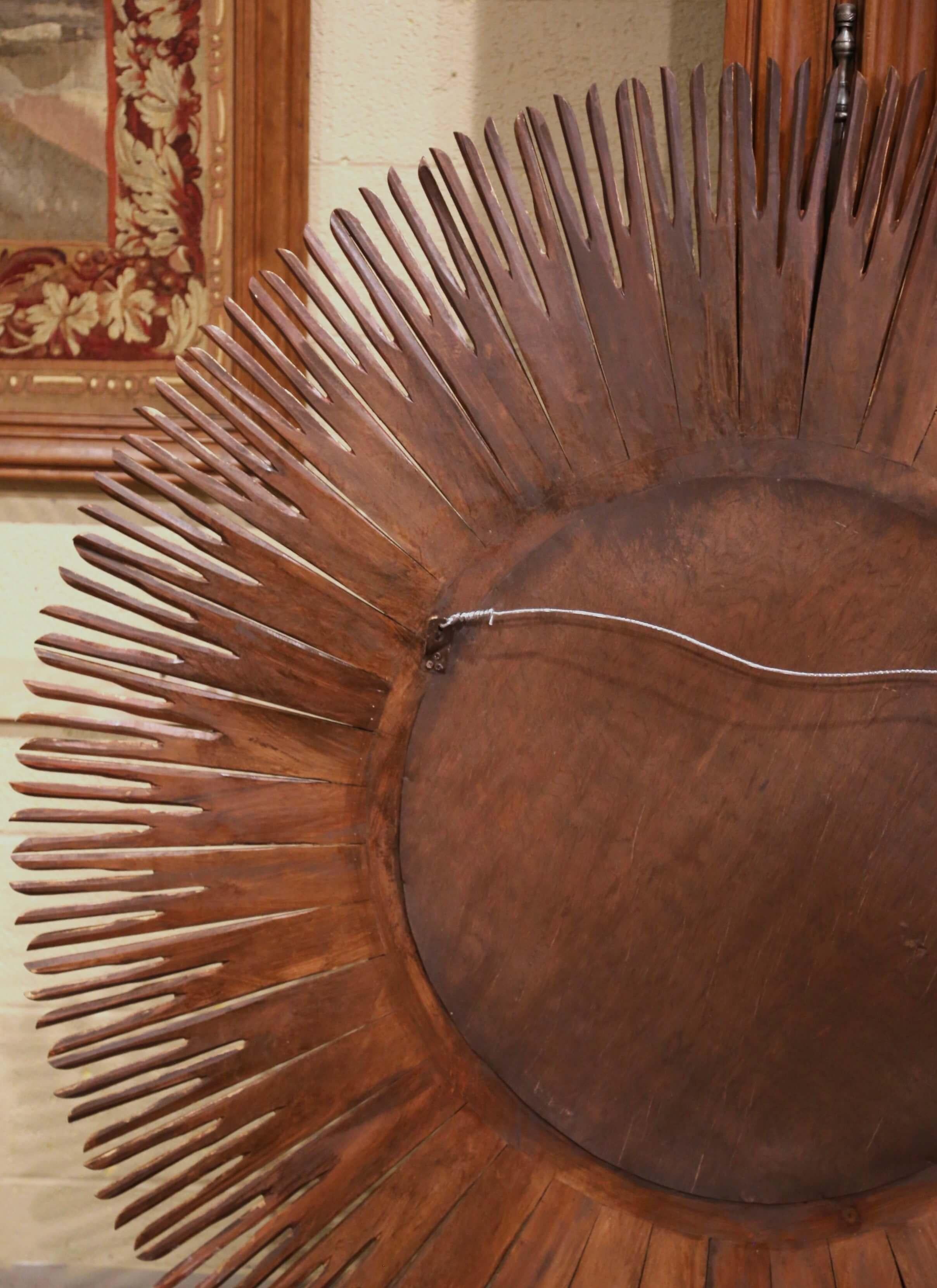 Large Vintage Italian Carved Giltwood Sunburst Mirror with Beveled Glass 6