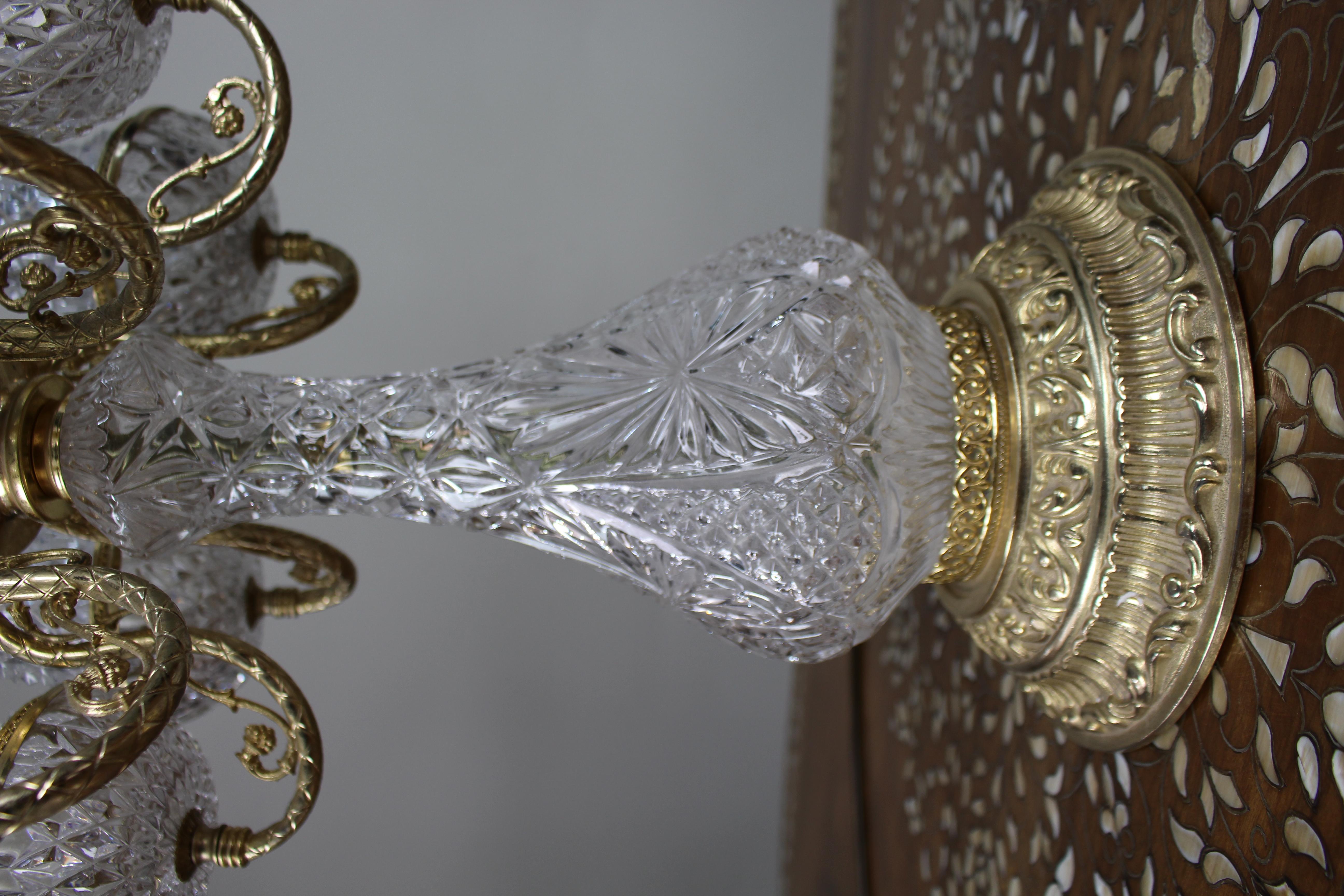 Gran Lámpara de Sobremesa Vintage Italian de Cristal Tallado y Metal Dorado en venta 5