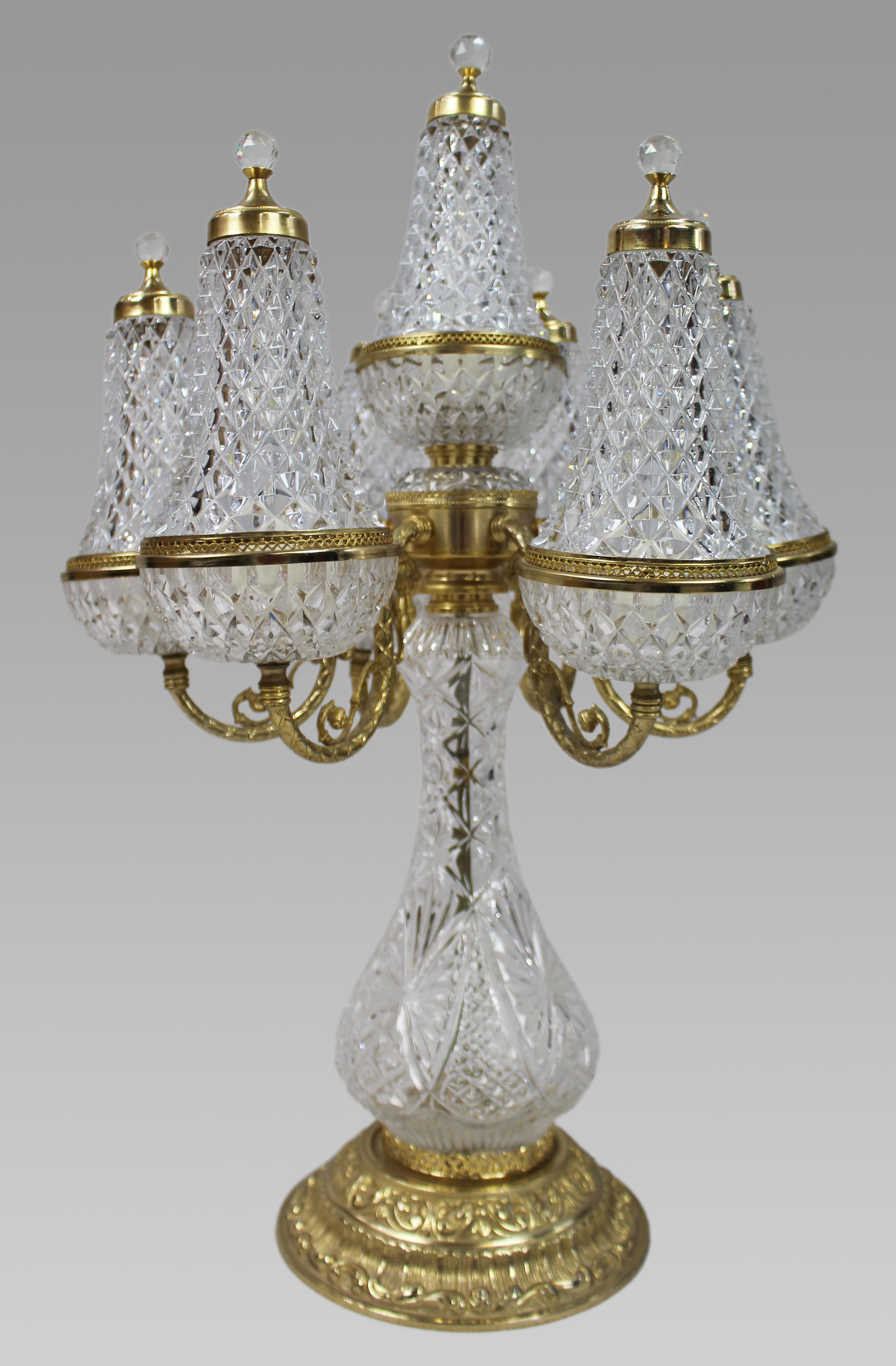 Gran Lámpara de Sobremesa Vintage Italian de Cristal Tallado y Metal Dorado en venta 6