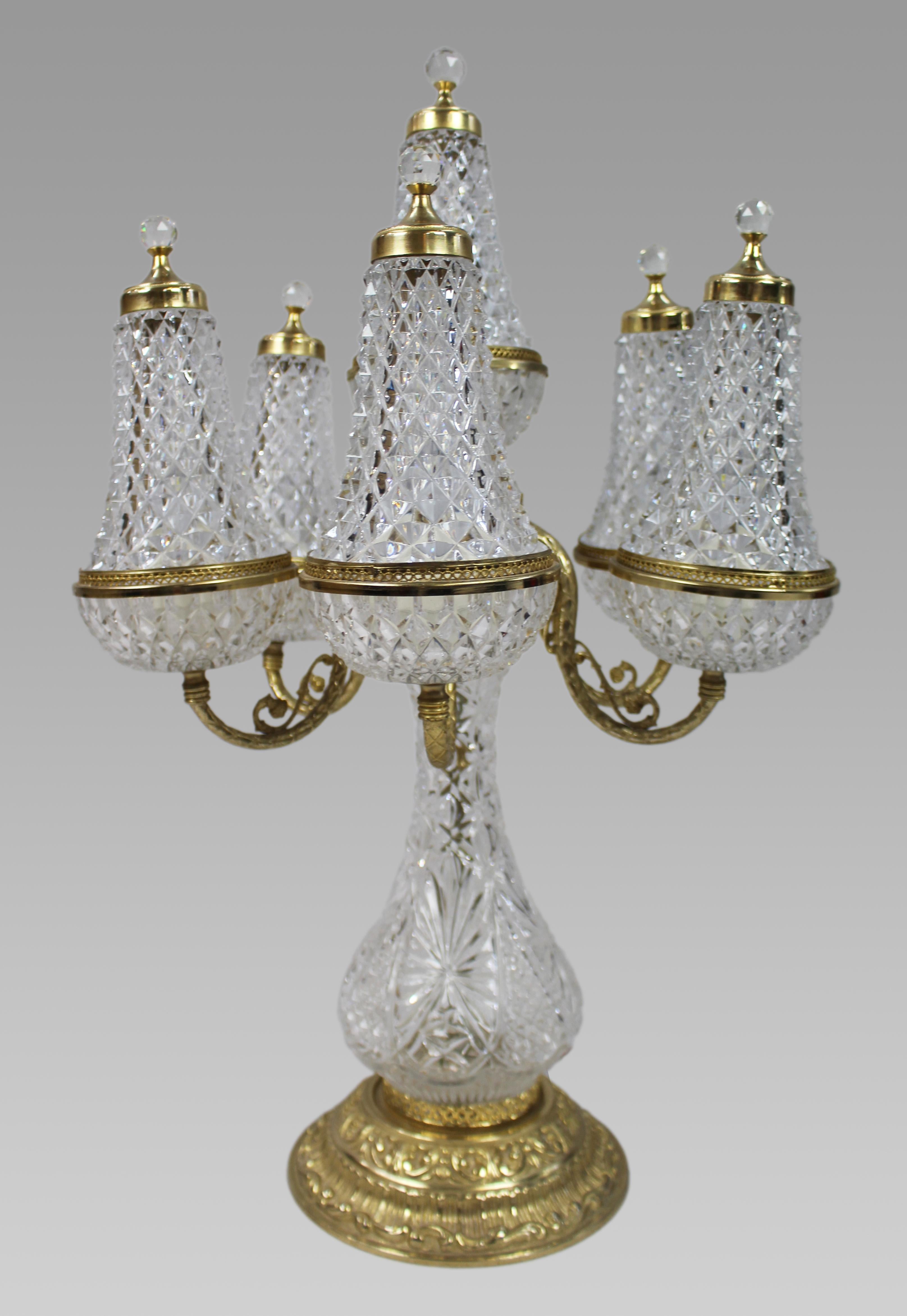 Gran Lámpara de Sobremesa Vintage Italian de Cristal Tallado y Metal Dorado en venta 7