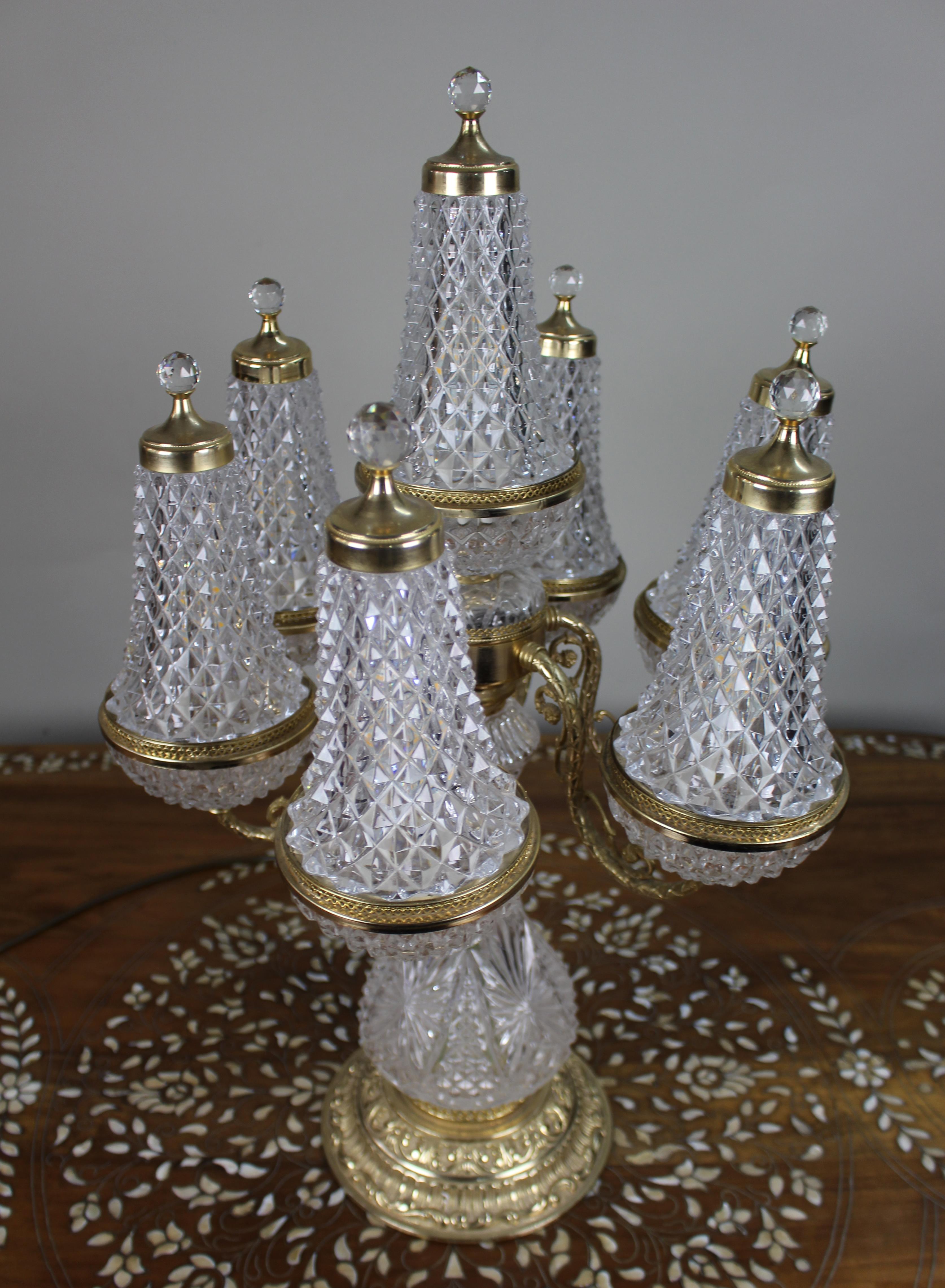 Gran Lámpara de Sobremesa Vintage Italian de Cristal Tallado y Metal Dorado en venta 2