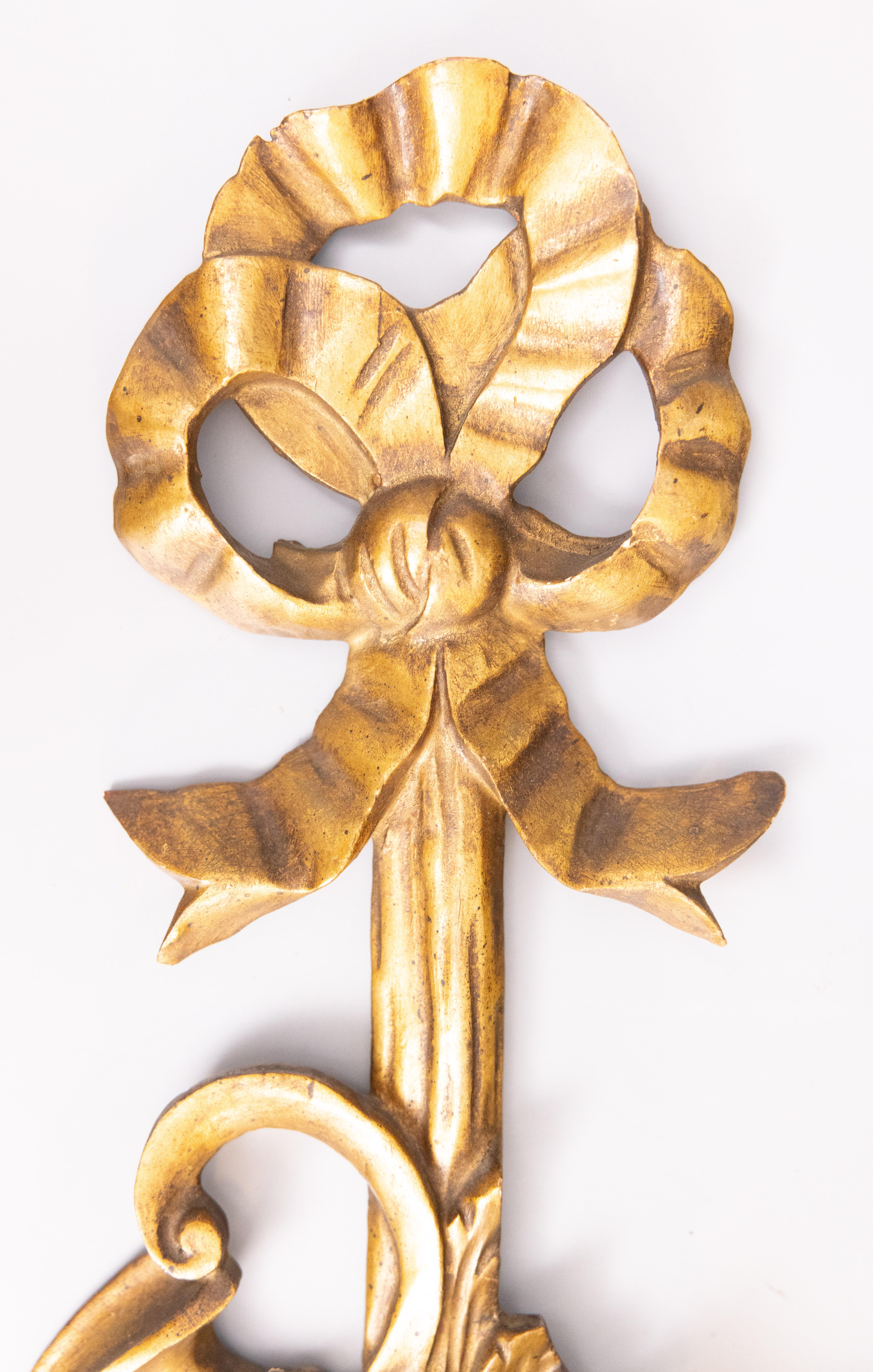 Neoclassical Pair of Large Italian Florentine Giltwood Bows & Urns Candle Sconces, circa 1950 For Sale