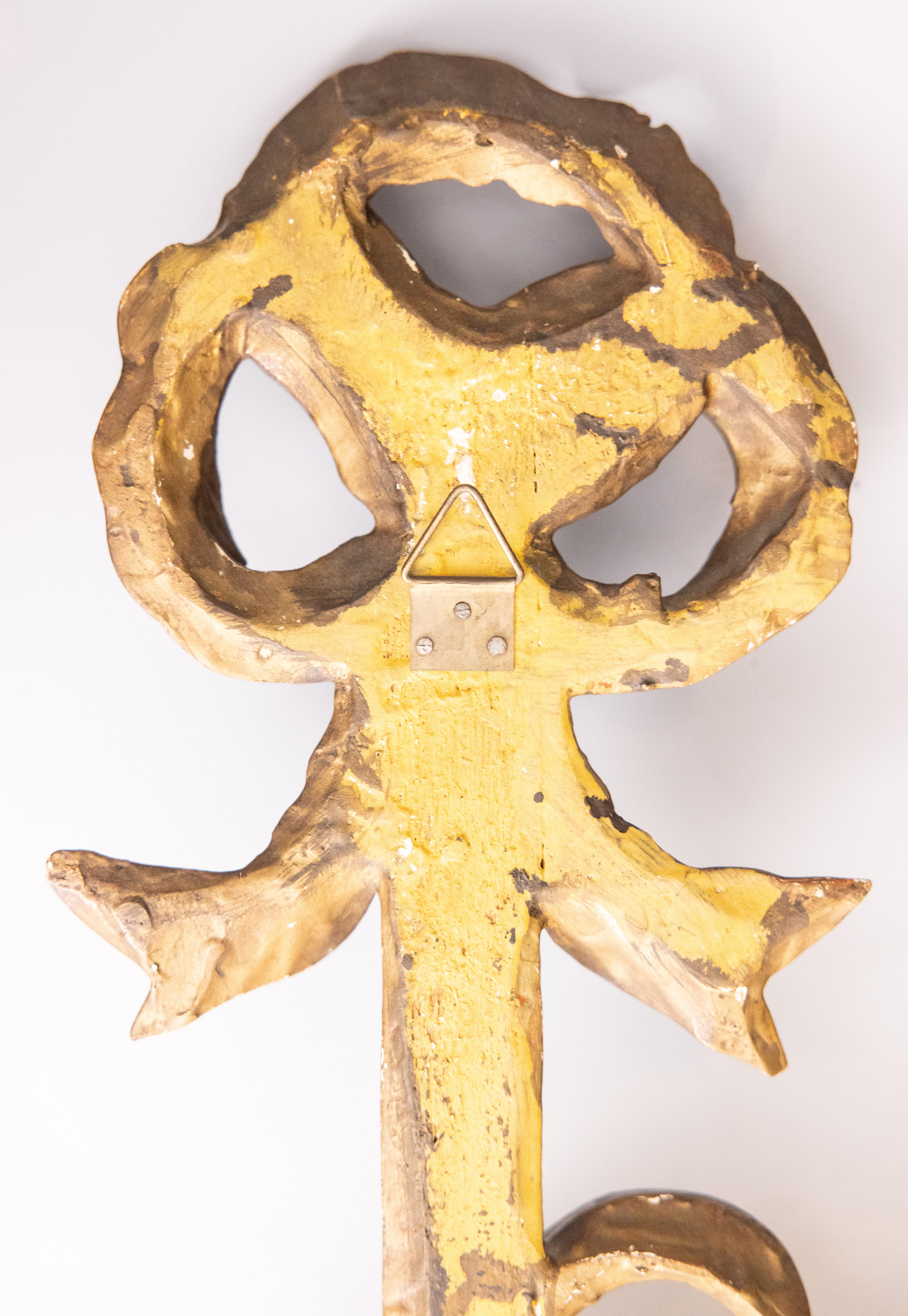 Pair of Large Italian Florentine Giltwood Bows & Urns Candle Sconces, circa 1950 For Sale 1