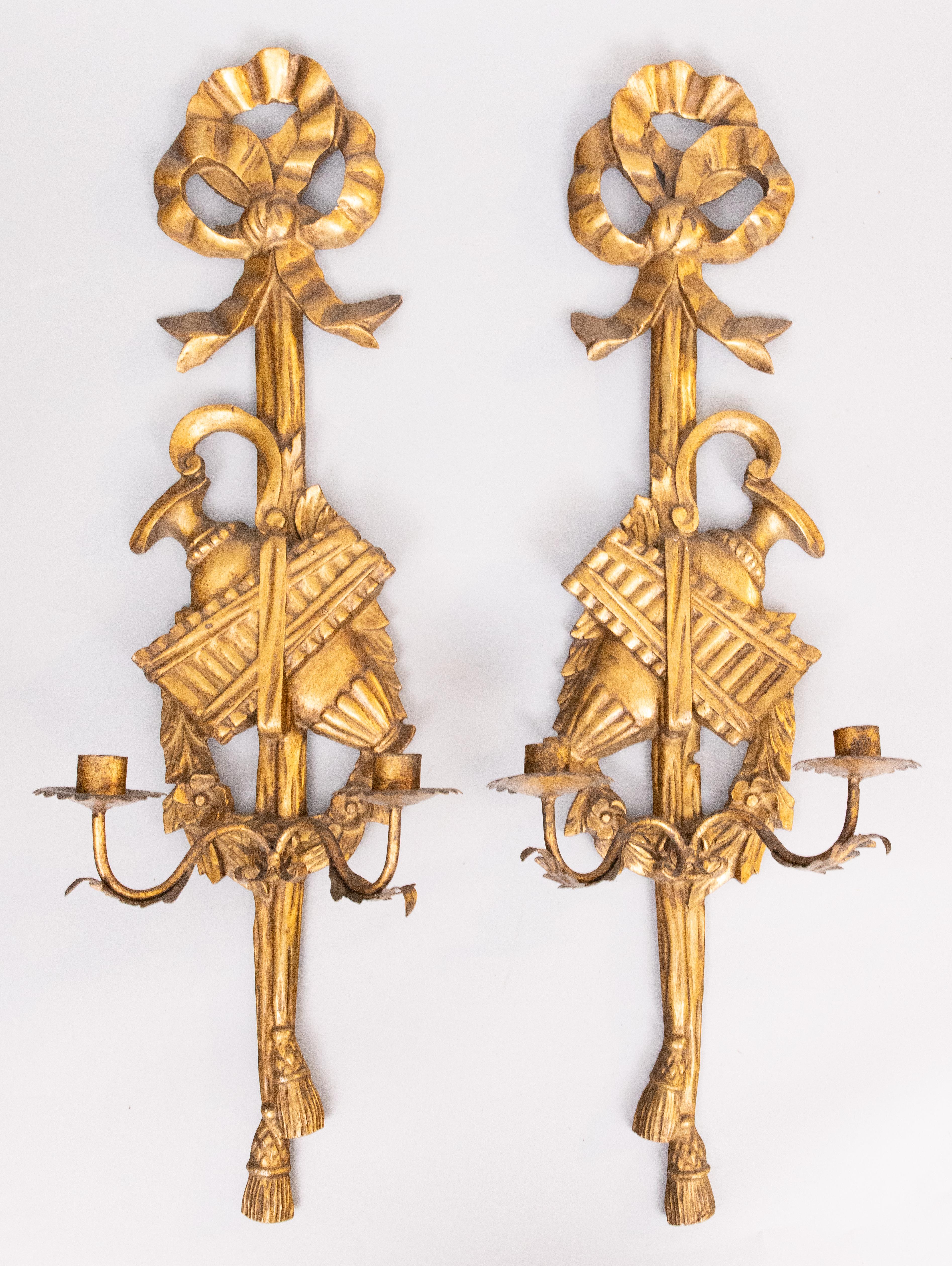 Pair of Large Italian Florentine Giltwood Bows & Urns Candle Sconces, circa 1950 For Sale 3