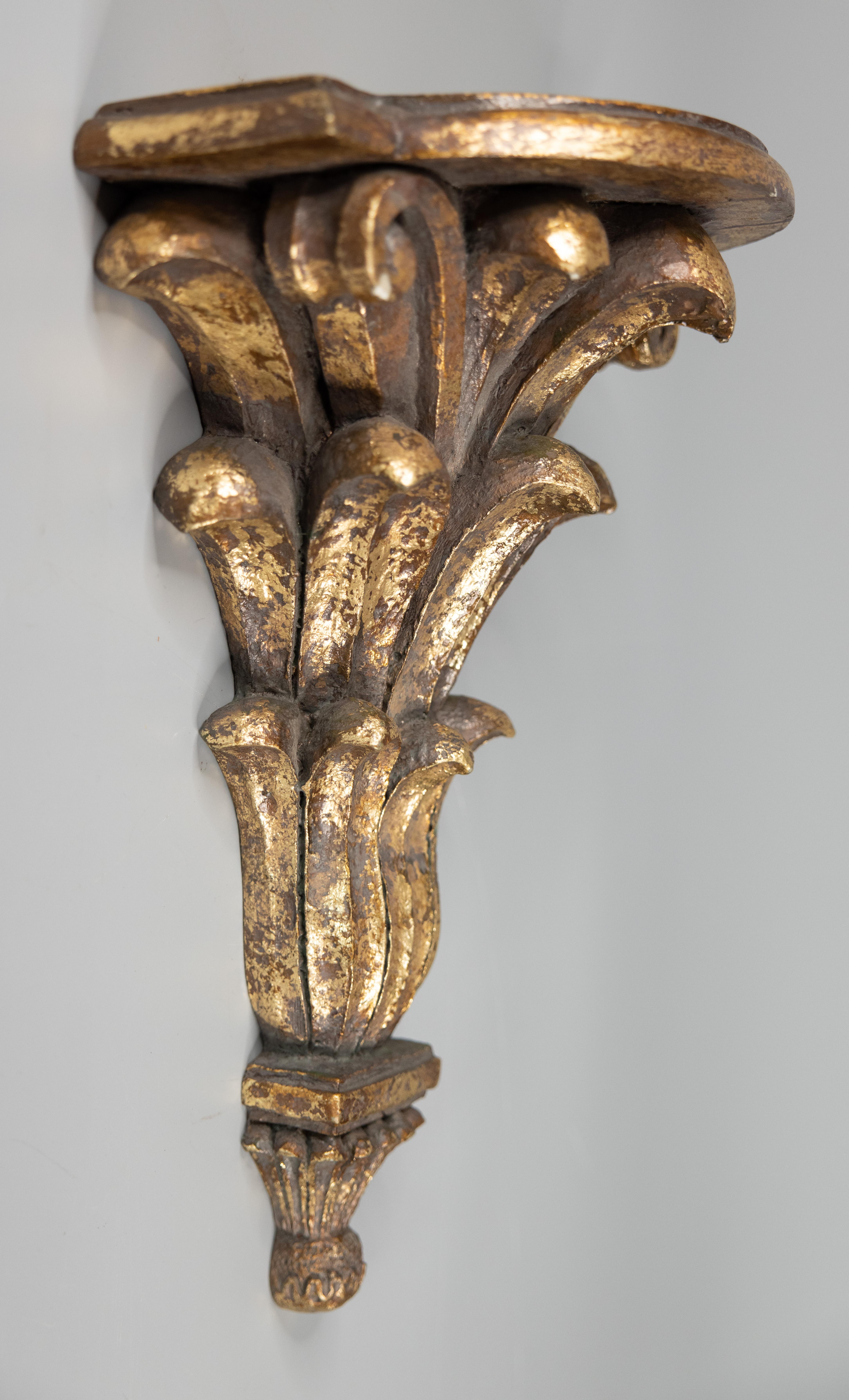 Eine atemberaubende Vintage italienische vergoldete Wandhalterung / Regal / Kragstein. Diese herrliche Halterung ist eine schöne große Größe bei 18,5 