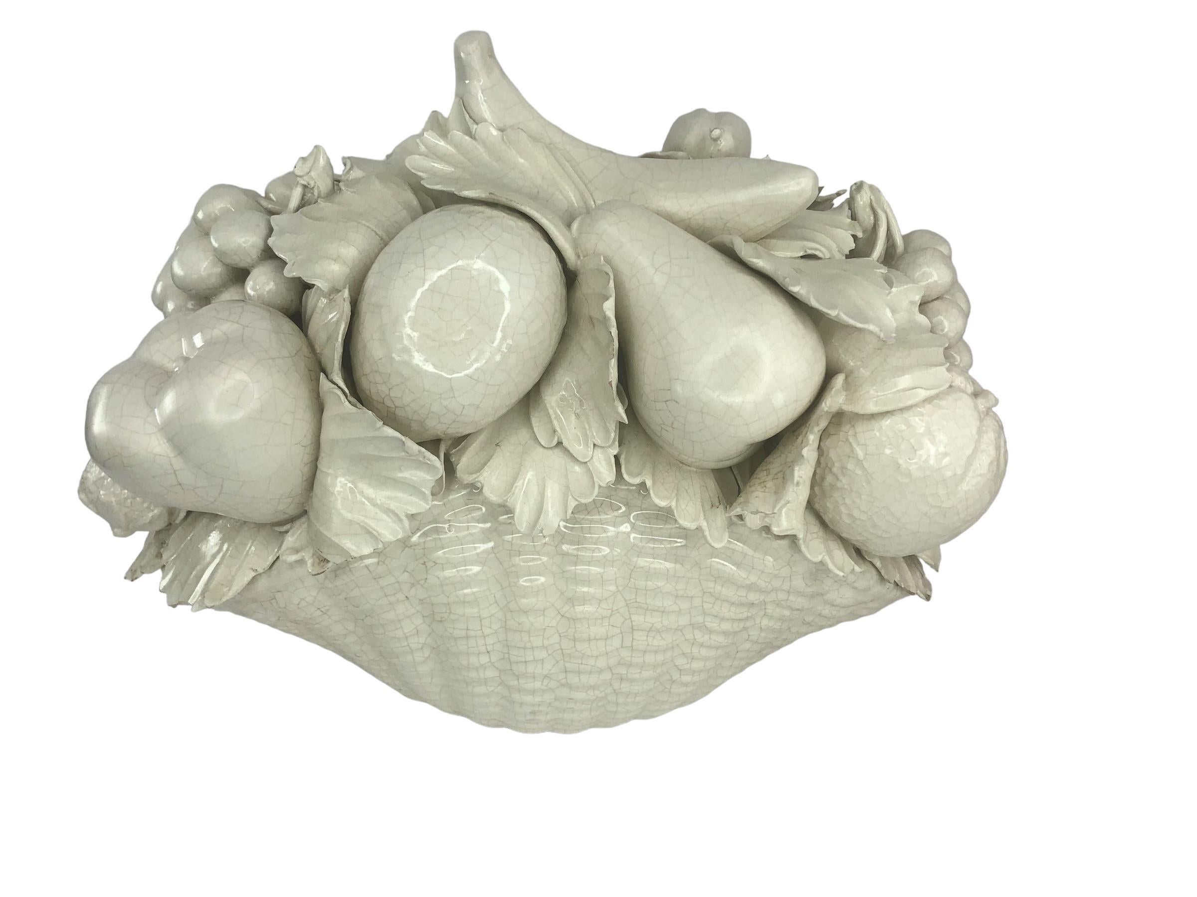Grande cesto di frutta in ceramica smaltata italiana d'epoca 2