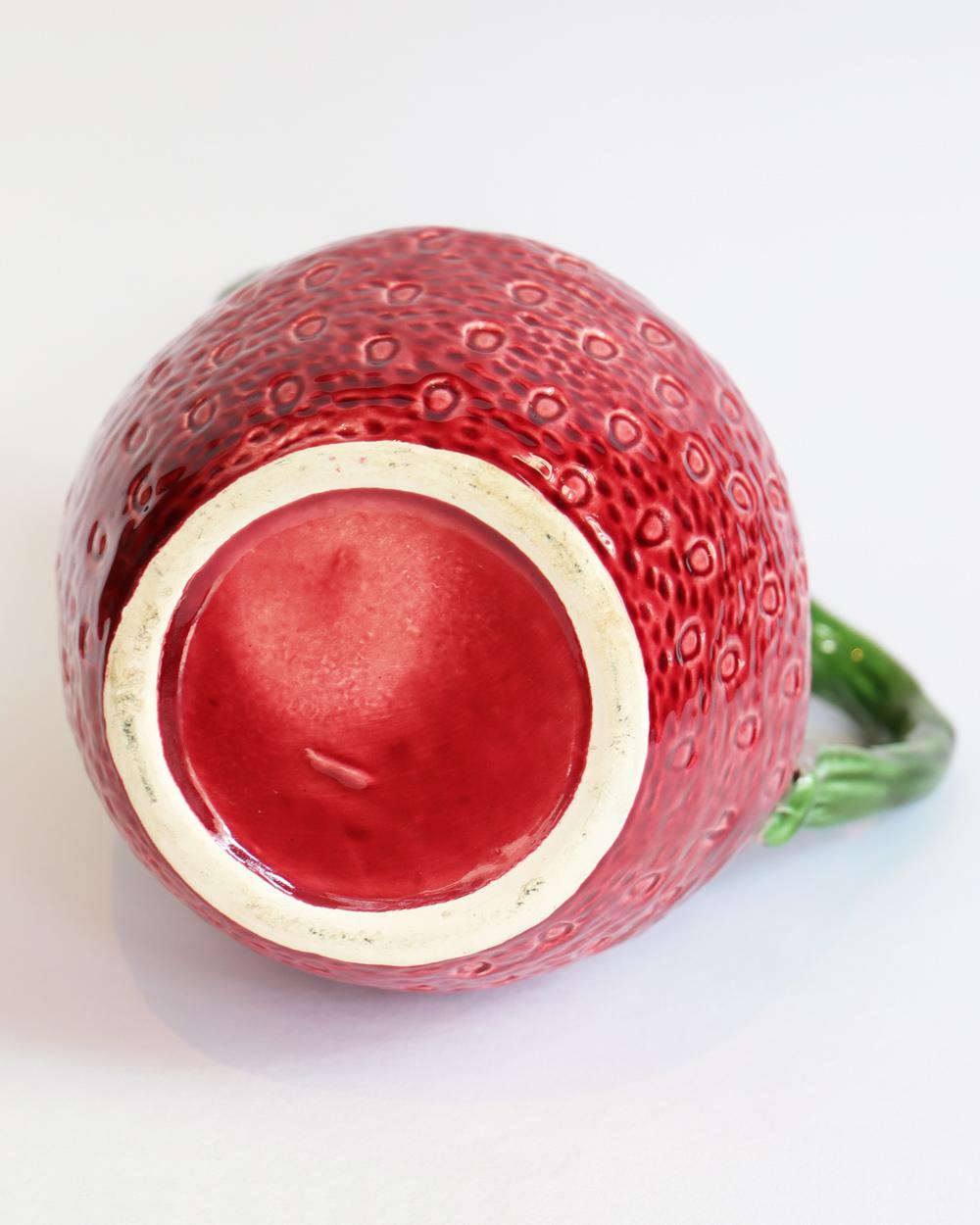 Large Vintage Italian Majolica Ceramic Strawberry-Shaped Pitcher or Jug For Sale 1