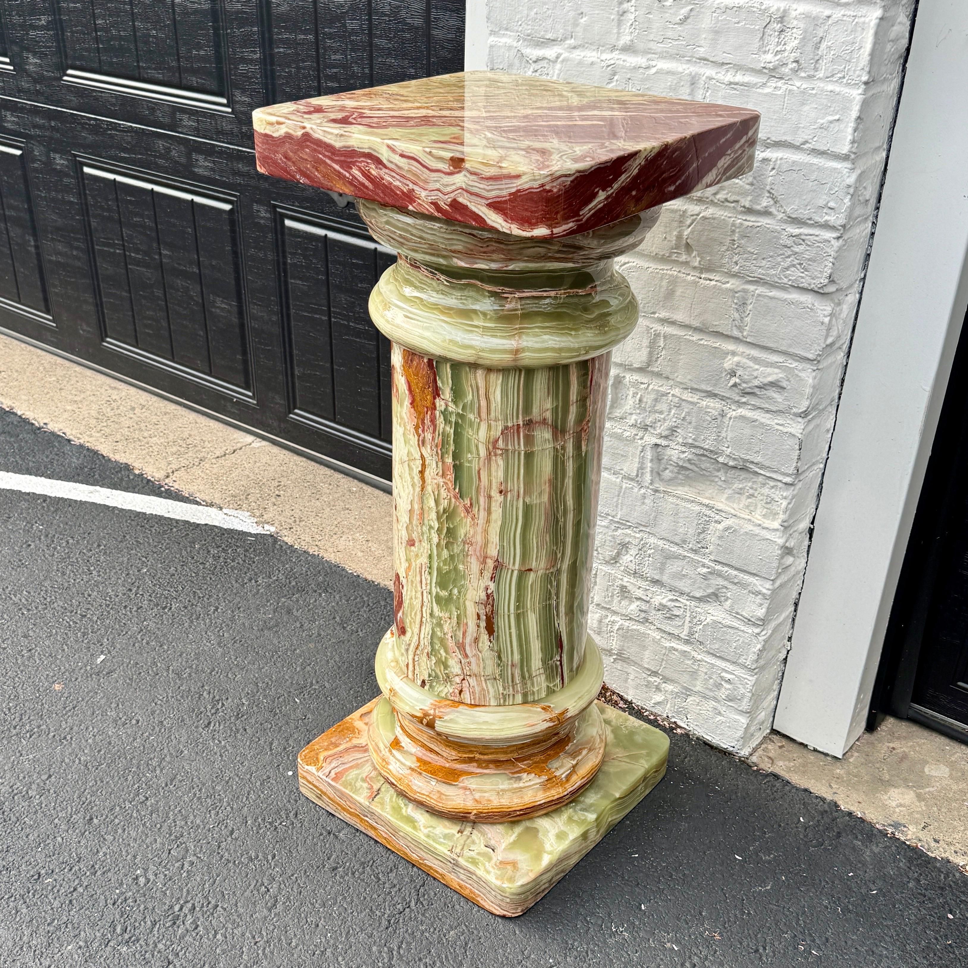 Large Vintage Italian Onyx Marble Pedestal Column In Good Condition For Sale In Haddonfield, NJ