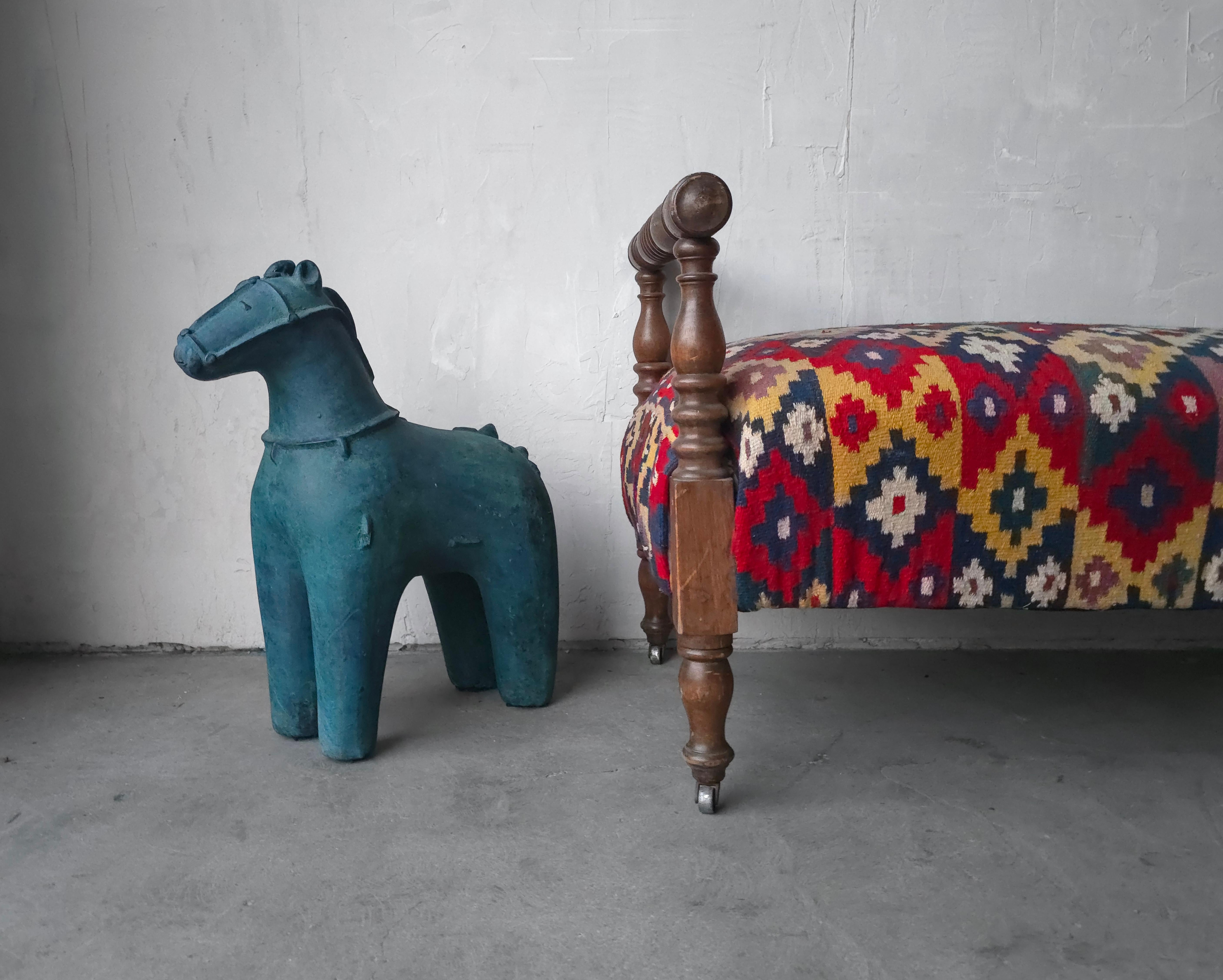 Mid-Century moderno Grande scultura di cavallo in stile Haniwa giapponese d'epoca in vendita