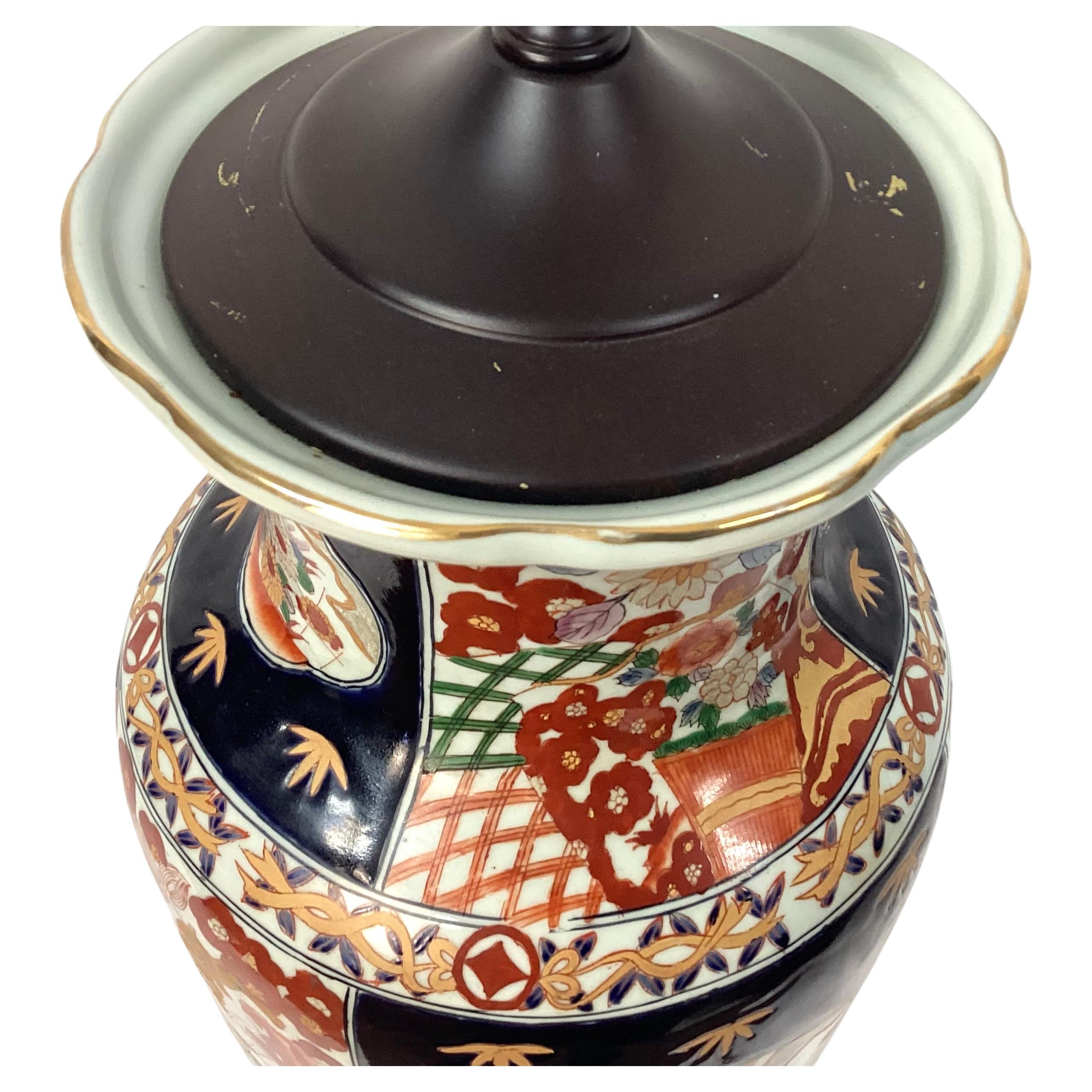20ième siècle Grande lampe japonaise Imari vintage en vente